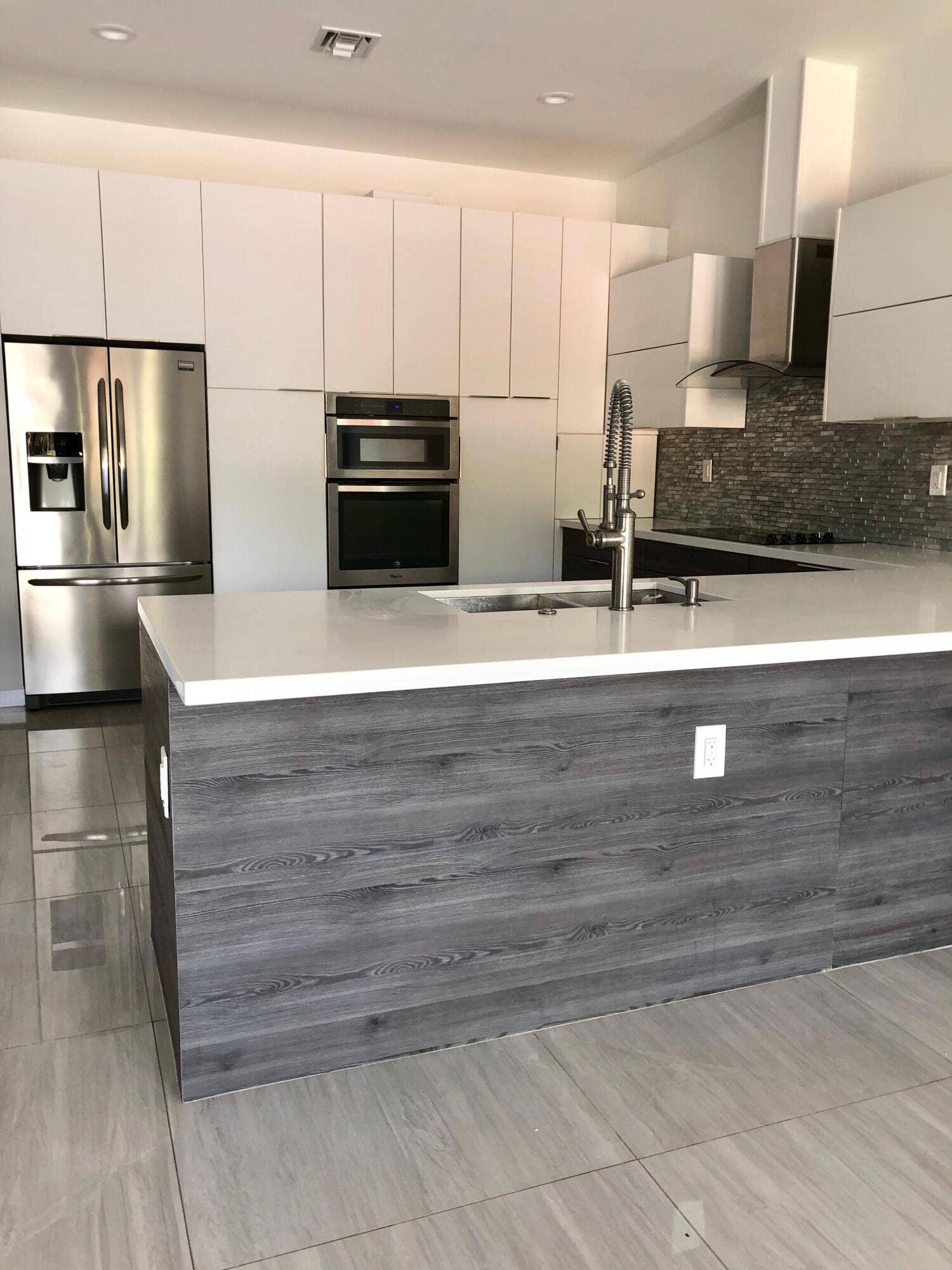 2728 TREASURE COVE Circle, #2728, Dania Beach, FL 33312 62ed6102-c7a6-46b1-8df8-b59559fb23f6