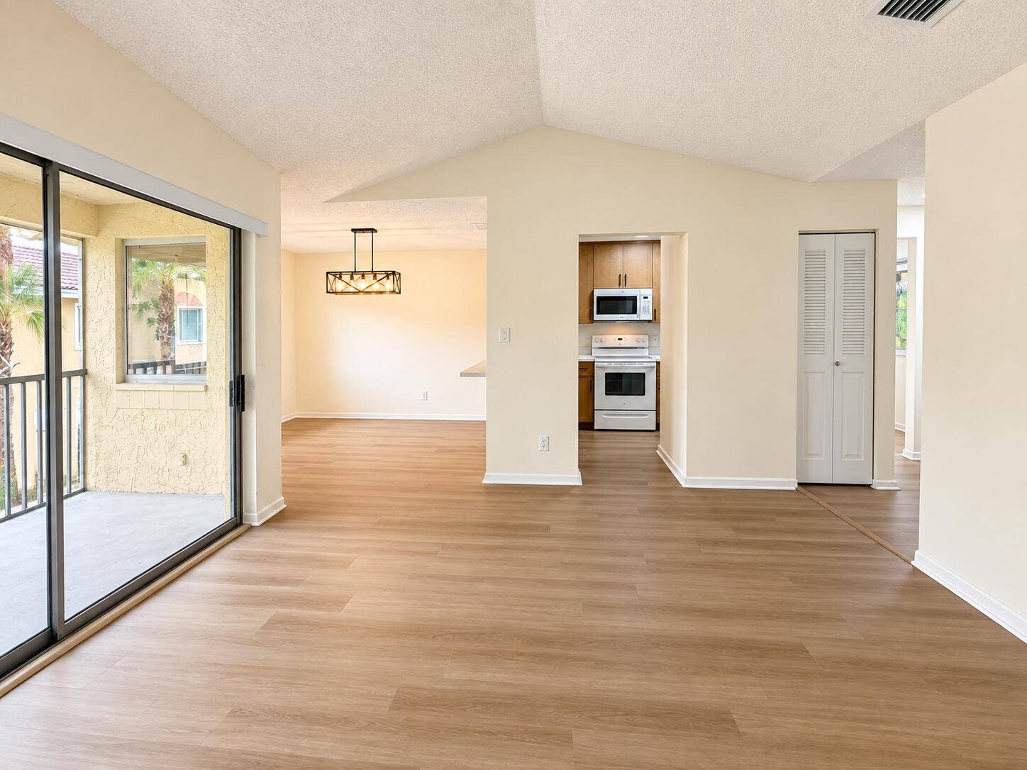 1172 CORAL CLUB Drive, #1172, Coral Springs, FL 33071 82ADB3EB-B058-4937-9167-3104B2002604