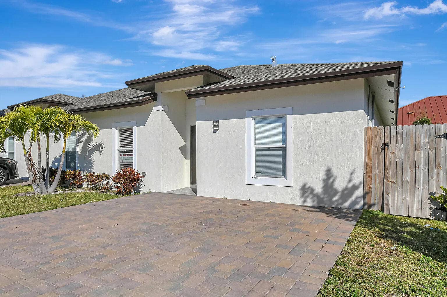 1562 W 26th Court, Riviera Beach, FL 33404 1566 W 26th Ct-11