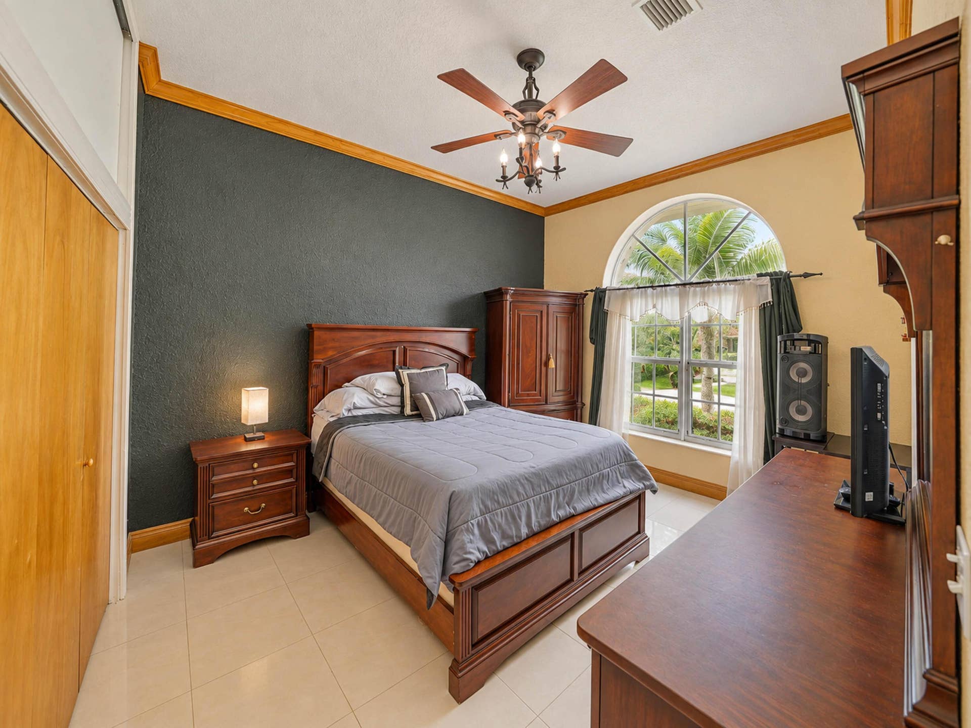 14630 LURAY Road, Southwest Ranches, FL 33330 36. Jessicas Room A