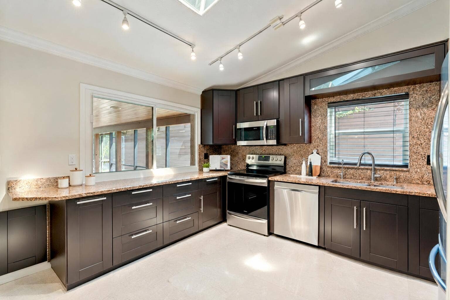 734 Camino Gardens Lane, Boca Raton, FL 33432 kitchen pic