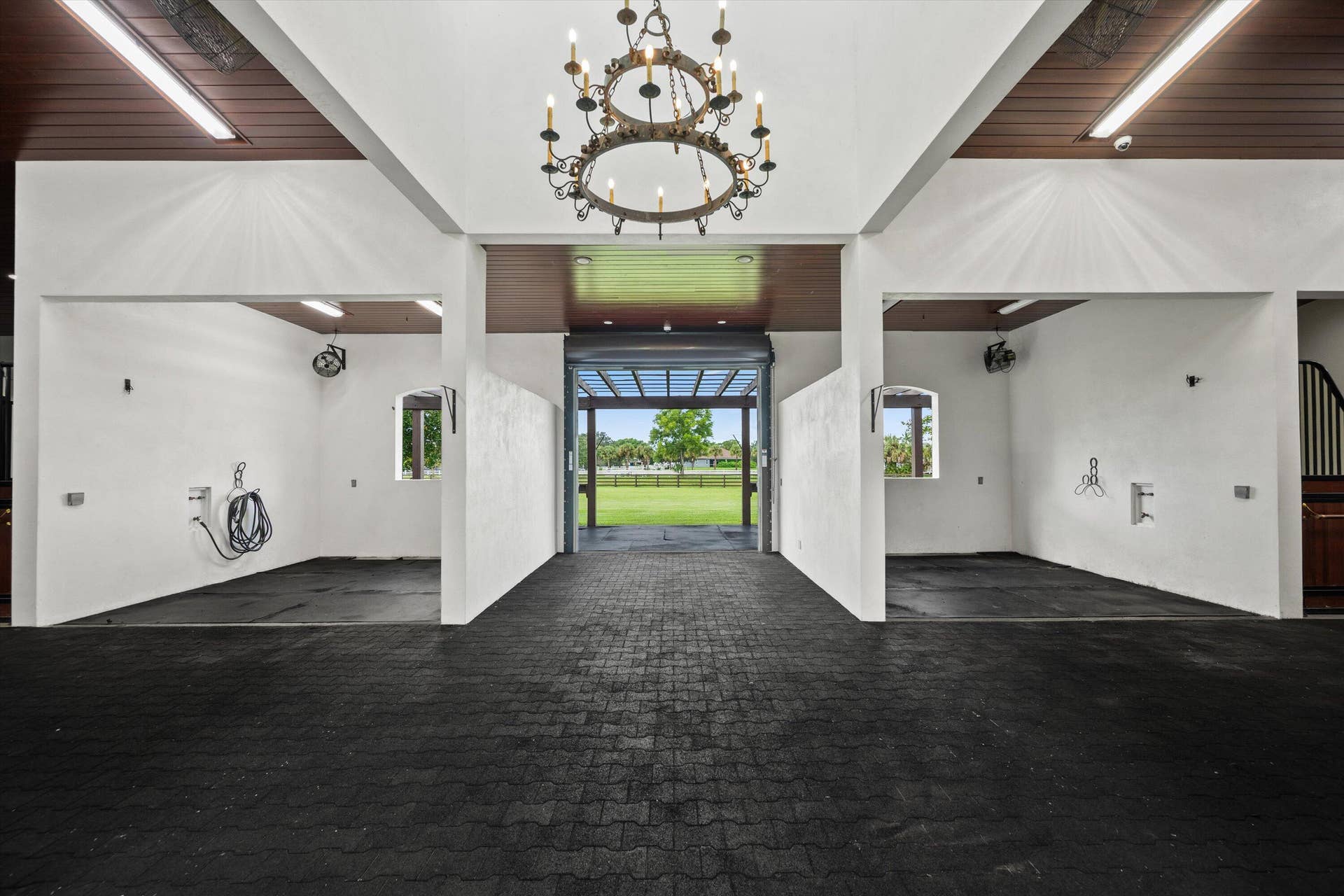 843 STALLION Drive, Loxahatchee, FL 33470 4 washtands, and chandelier feataure. Great for barn dinners!