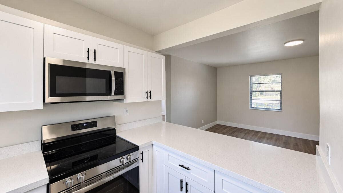 1142 Chateau Park Drive, Fort Lauderdale, FL 33311 5