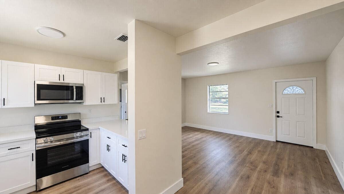 1142 Chateau Park Drive, Fort Lauderdale, FL 33311 12