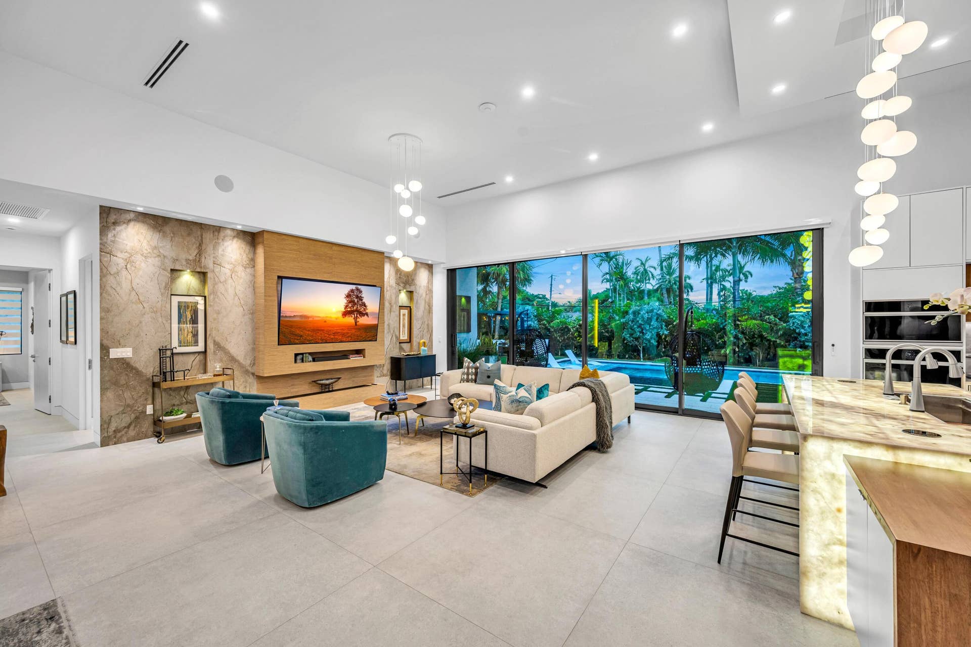 215 NE 28TH Court, Wilton Manors, FL 33334 215 NE 28TH CT--26 (1)