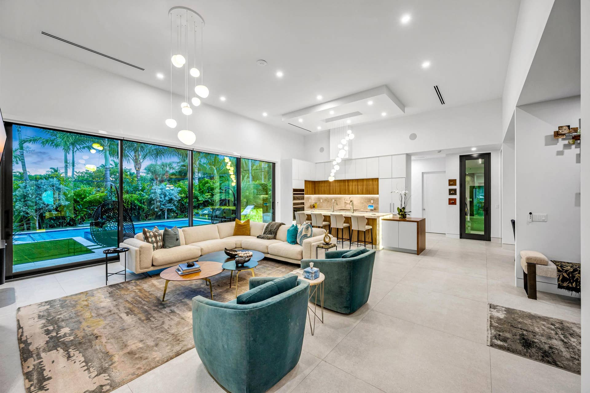 215 NE 28TH Court, Wilton Manors, FL 33334 215 NE 28TH CT--28