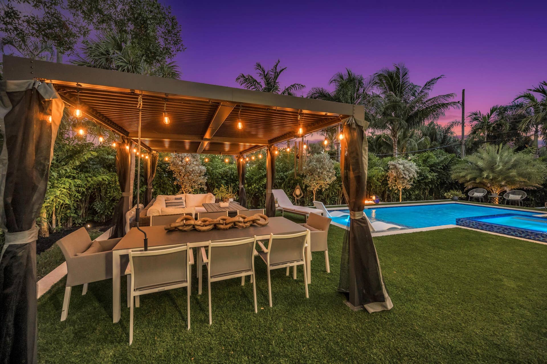 215 NE 28TH Court, Wilton Manors, FL 33334 215 NE 28TH CT--16 (1)
