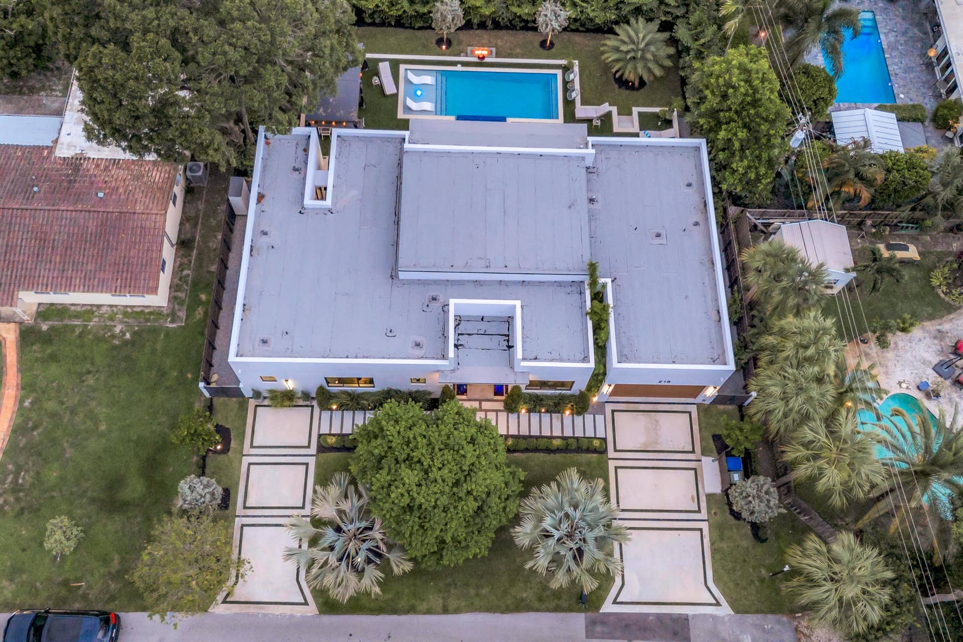 215 NE 28TH Court, Wilton Manors, FL 33334 215 NE 28TH CT--7 (2)