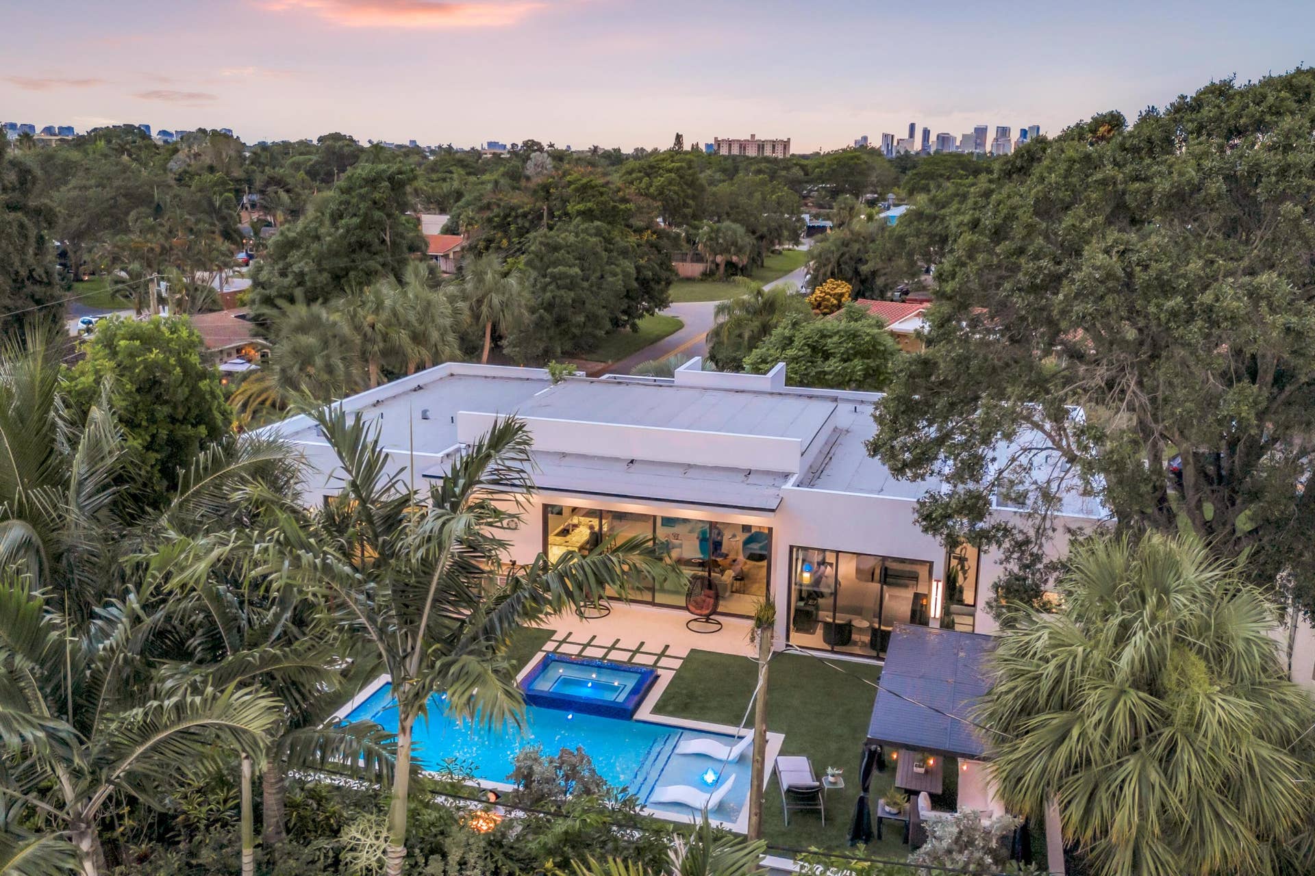 215 NE 28TH Court, Wilton Manors, FL 33334 215 NE 28TH CT--4 (3)