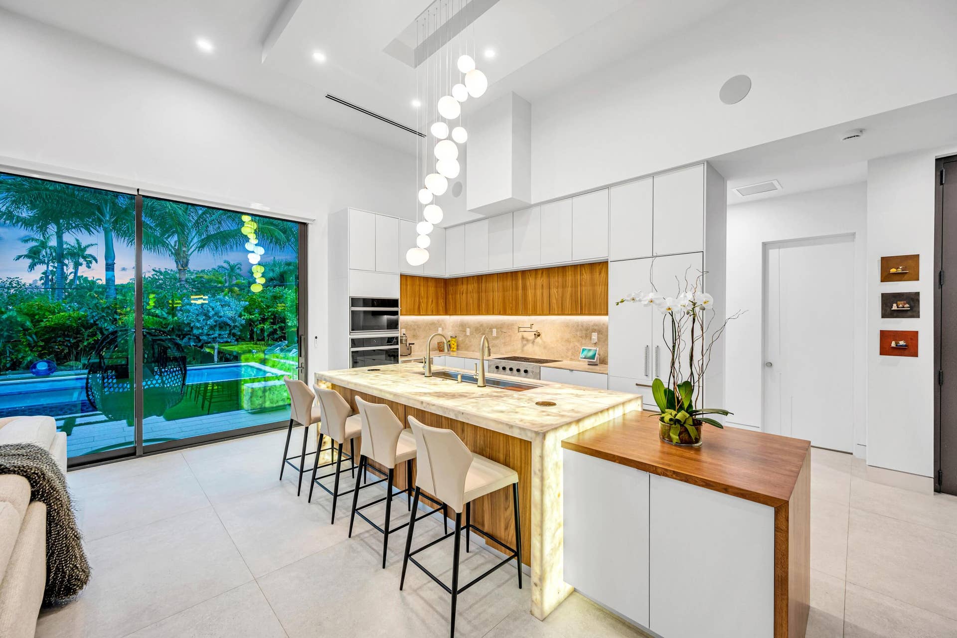215 NE 28TH Court, Wilton Manors, FL 33334 215 NE 28TH CT--30 (1)