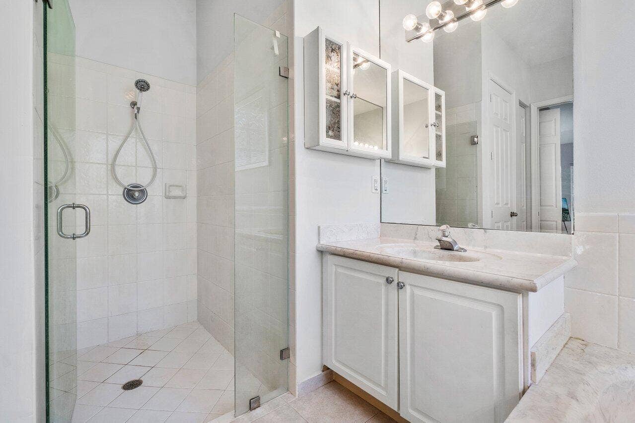 5540 VIA DE LA PLATA Circle, Delray Beach, Delray Beach, FL 33484 Owner's En-suite