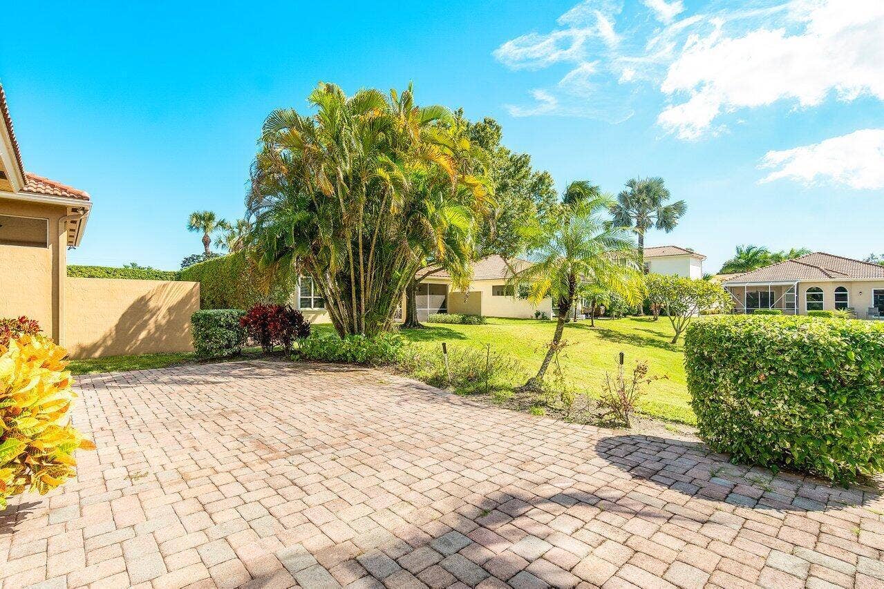 5540 VIA DE LA PLATA Circle, Delray Beach, Delray Beach, FL 33484 Large Patio Space