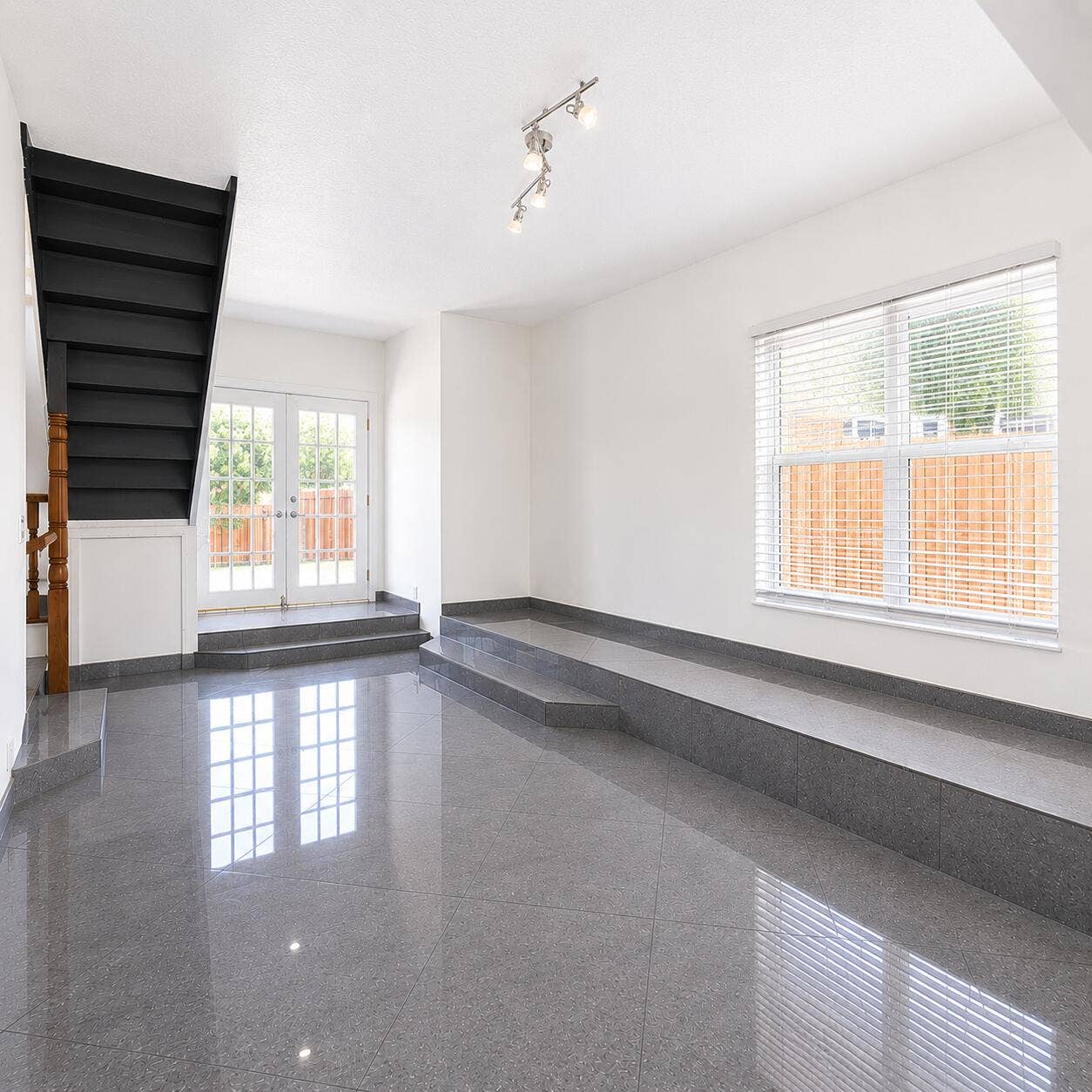 3709 S Olive Avenue, #301 Central Dr, West Palm Beach, FL 33405 LIVING ROOM