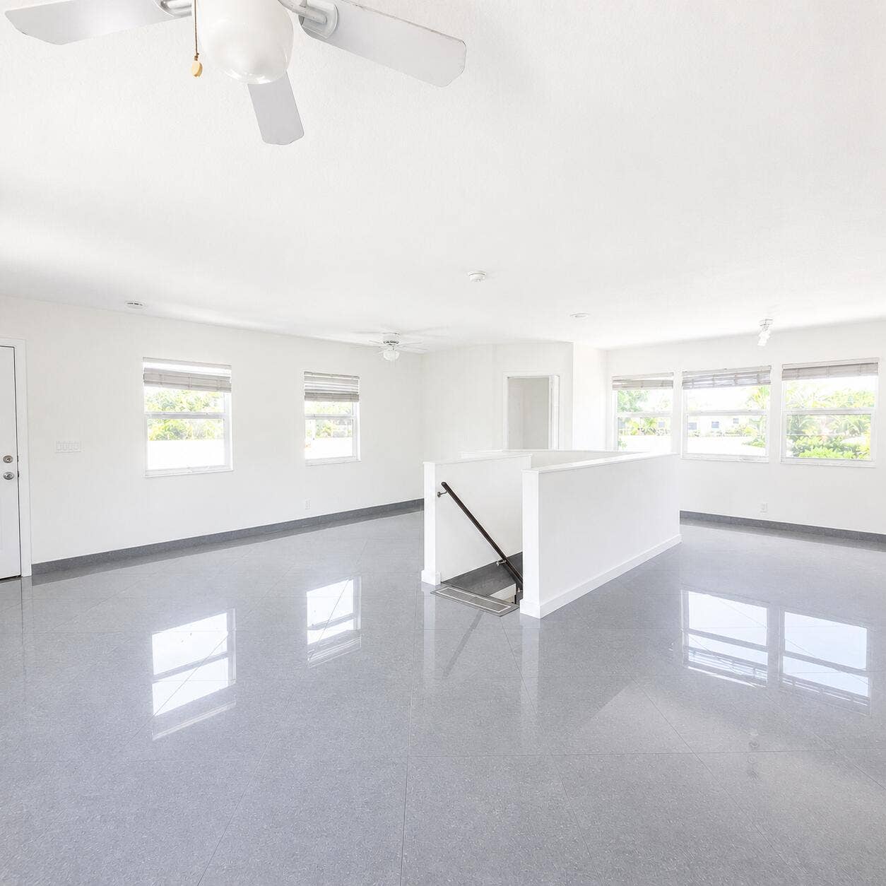 3709 S Olive Avenue, #301 Central Dr, West Palm Beach, FL 33405 MASTER BEDROOM