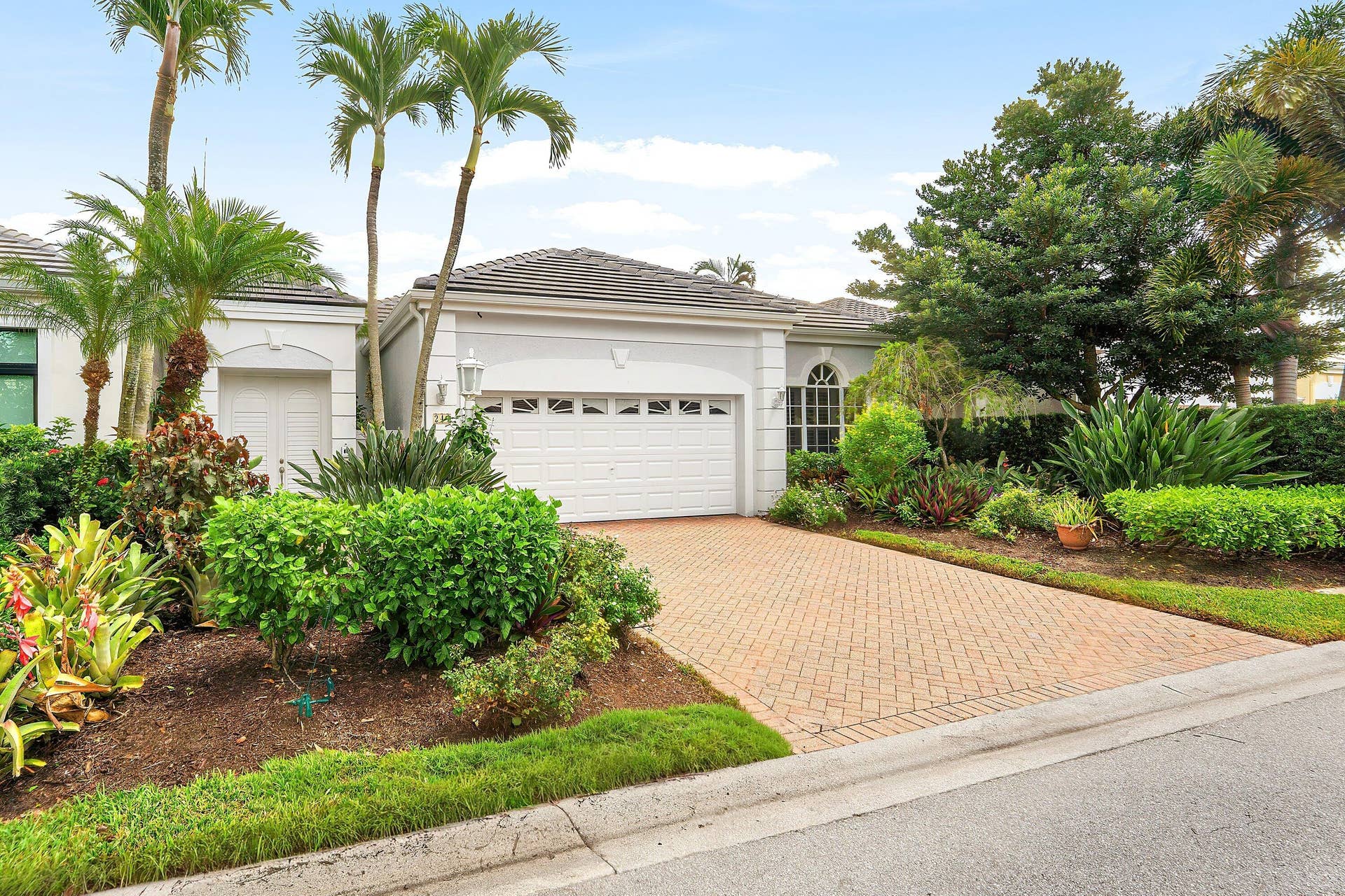 241 Coral Cay Terrace, Palm Beach Gardens, FL 33418 002-241CoralCayTerrace-PalmBeachGardens-