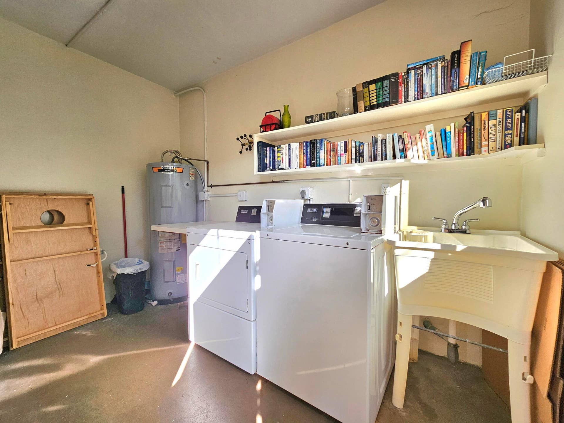 CLEAN COMMUNITY LAUNDRY