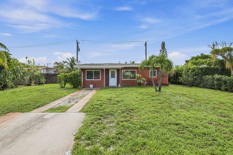 Property photo for 3180 NE 13th Avenue, Pompano Beach, FL