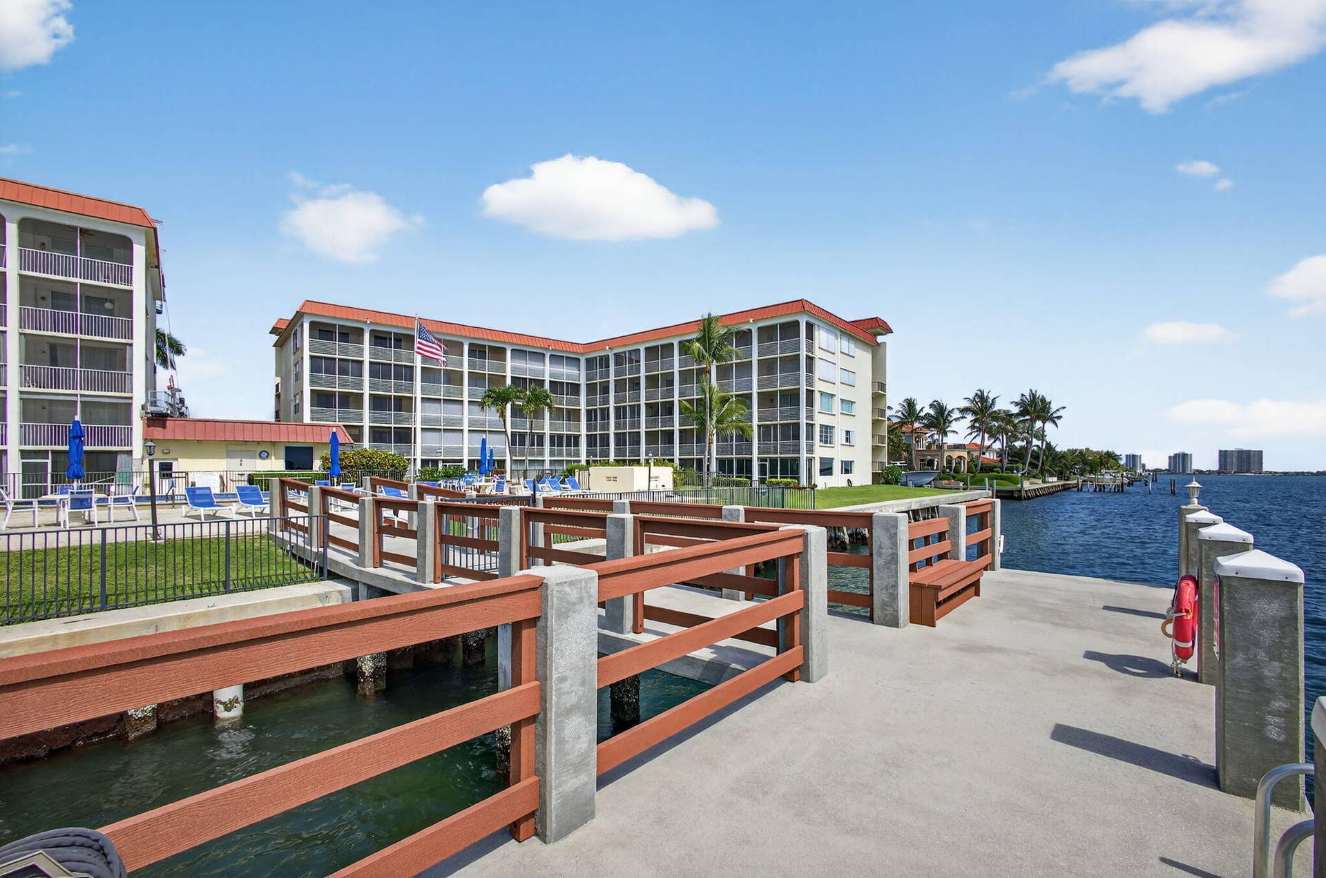 105 Paradise Harbour Boulevard, #501, North Palm Beach, FL 33408 Day Dock