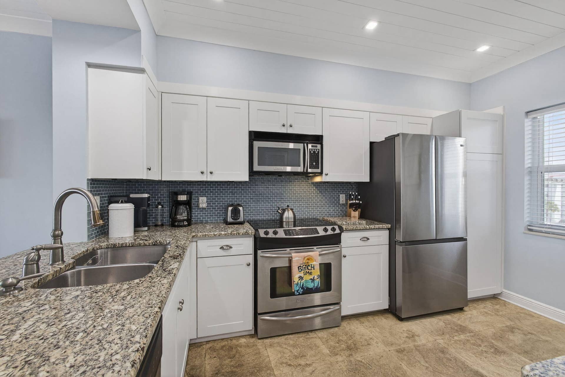105 Paradise Harbour Boulevard, #501, North Palm Beach, FL 33408 Kitchen