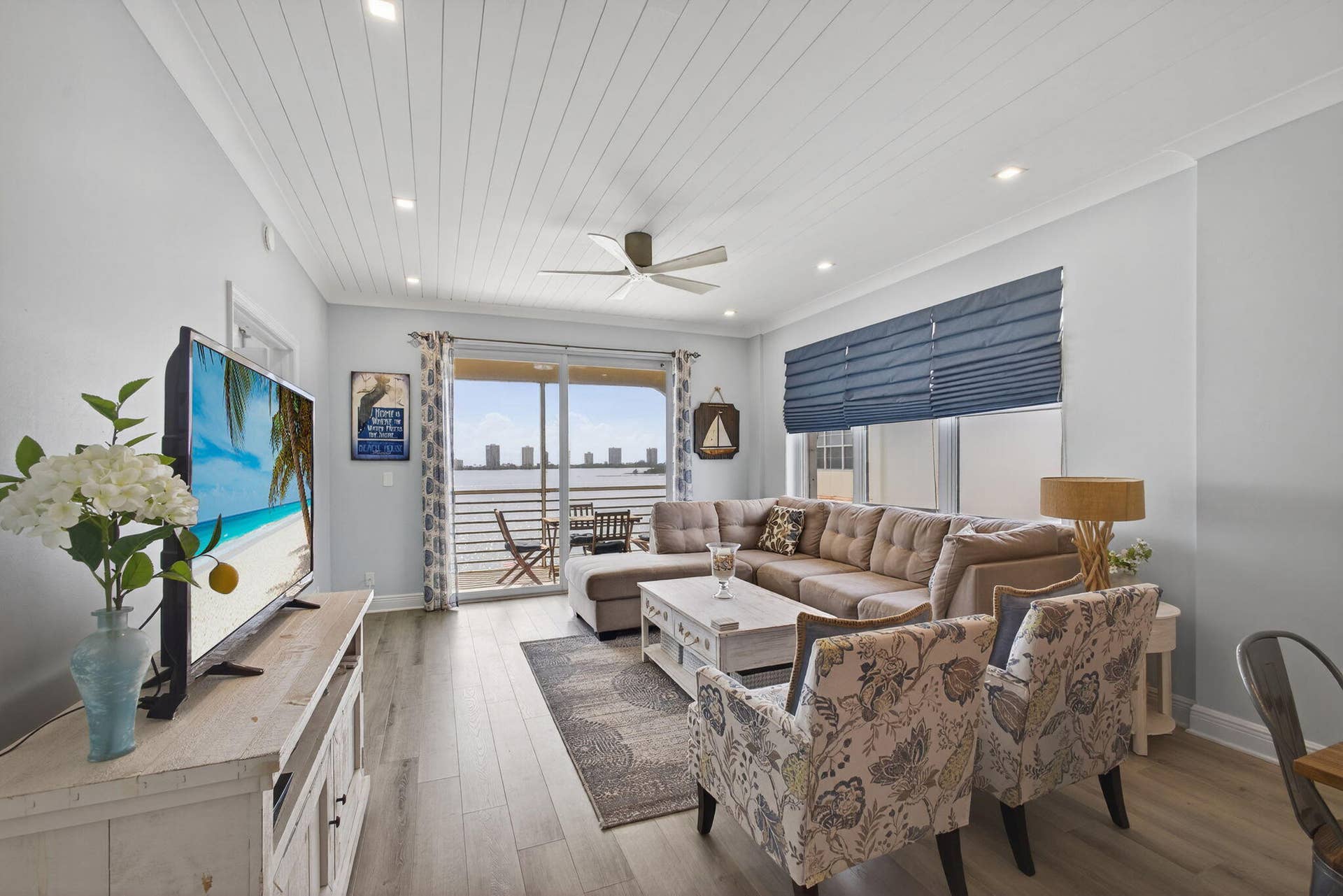 105 Paradise Harbour Boulevard, #501, North Palm Beach, FL 33408 Living