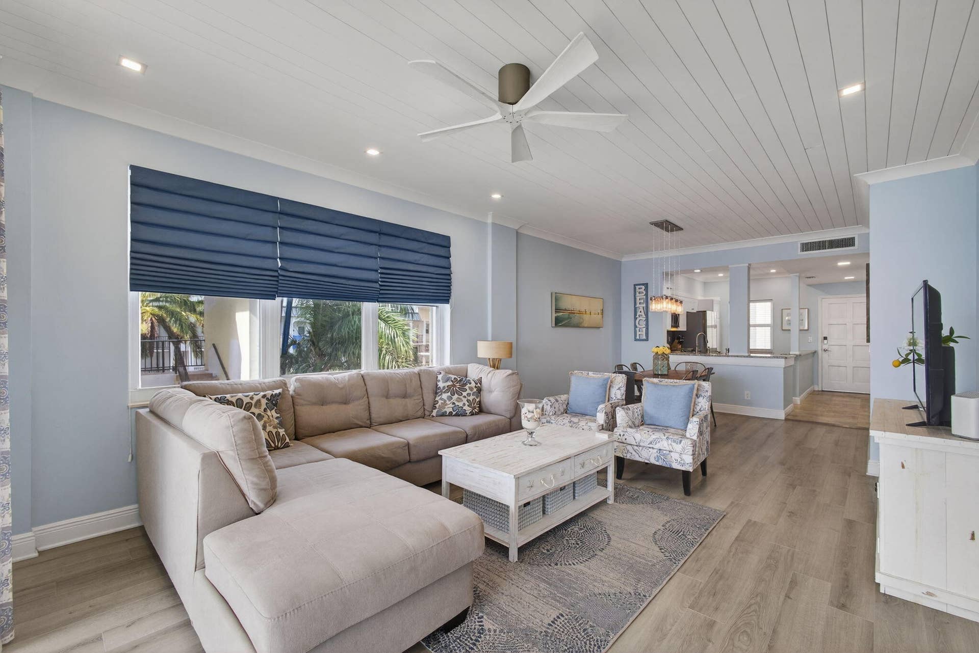 105 Paradise Harbour Boulevard, #501, North Palm Beach, FL 33408 Living