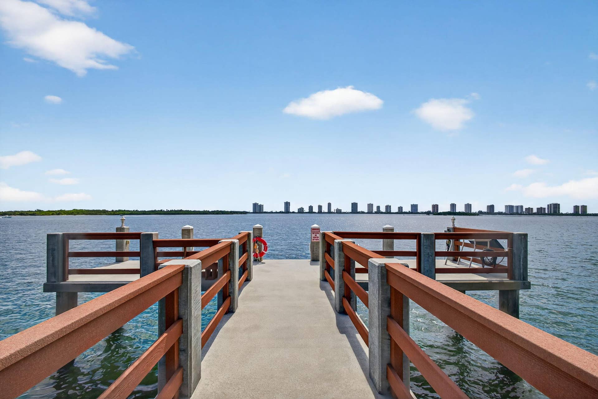 105 Paradise Harbour Boulevard, #501, North Palm Beach, FL 33408 Day Dock