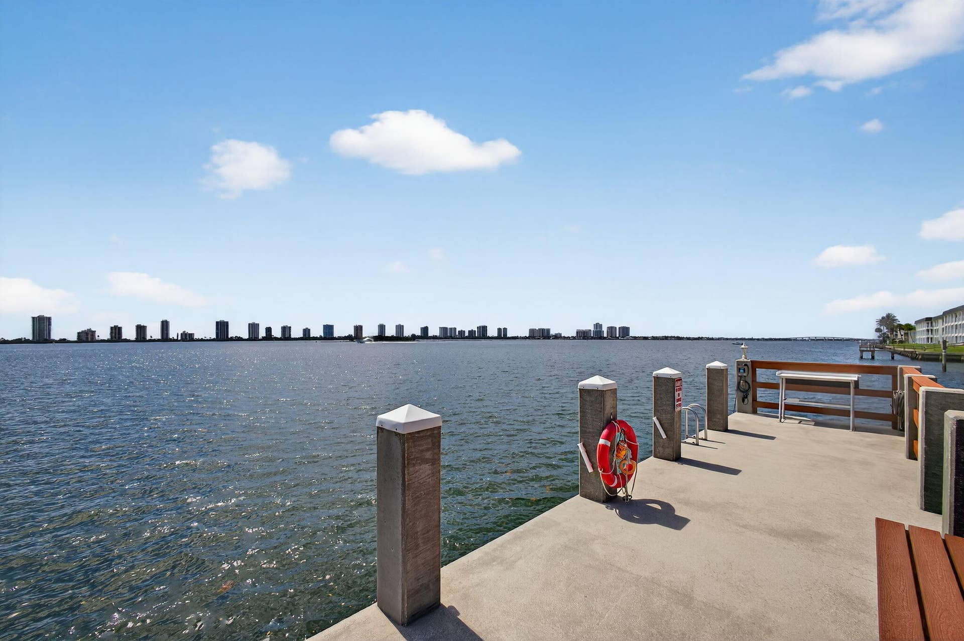 105 Paradise Harbour Boulevard, #501, North Palm Beach, FL 33408 Day Dock