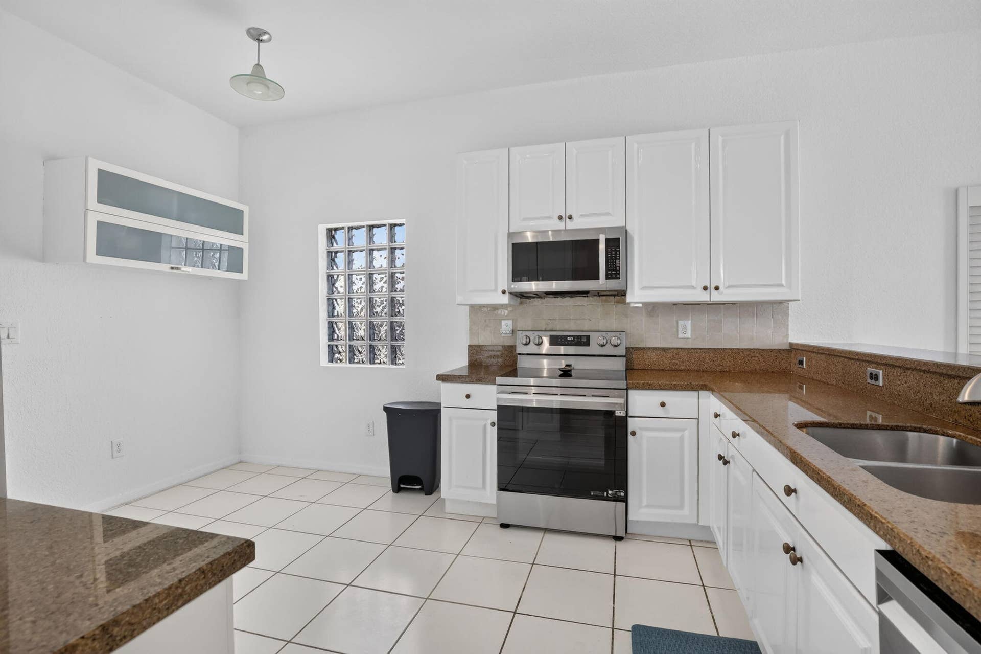 15891 SW 14TH Street, Pembroke Pines, FL 33027 14-web-or-mls-_A7A6925