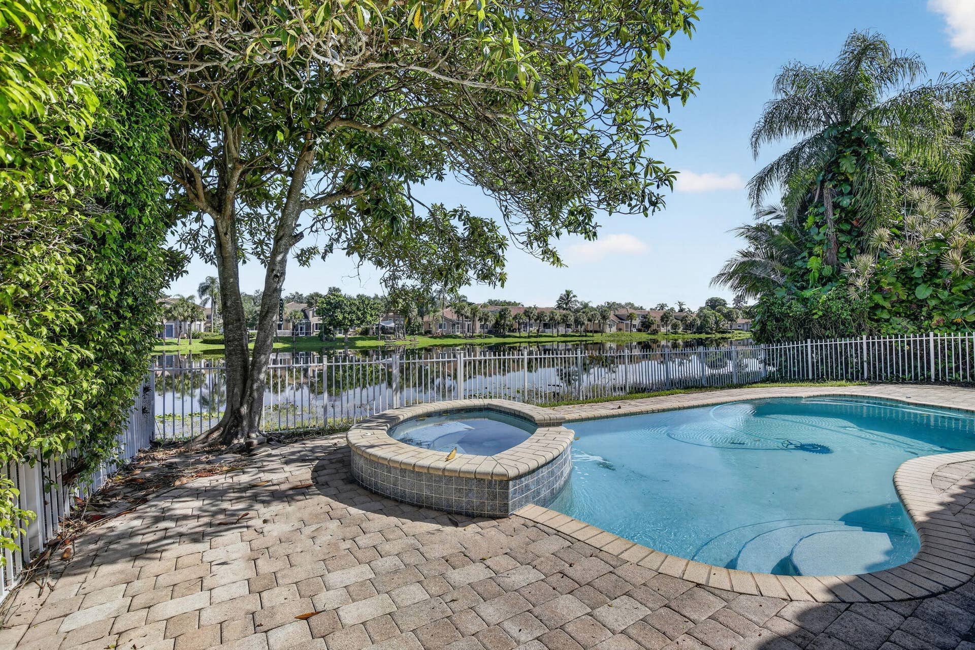 15891 SW 14TH Street, Pembroke Pines, FL 33027 38-web-or-mls-_A7A7041