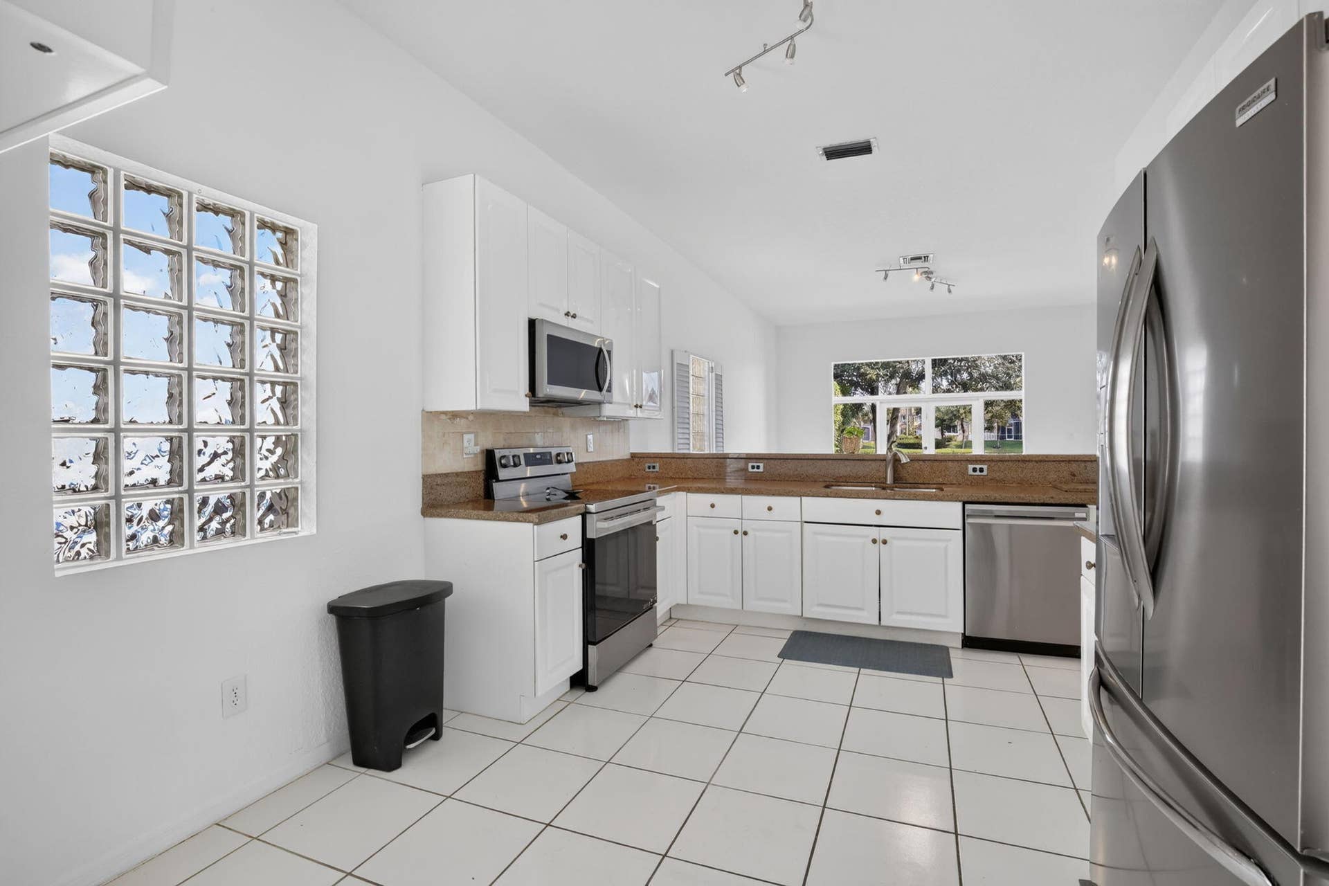 15891 SW 14TH Street, Pembroke Pines, FL 33027 11-web-or-mls-_A7A6913