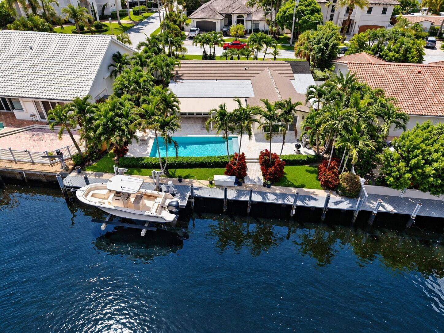 2401 NE 47TH Street, Lighthouse Point, Lighthouse Point, FL 33064 boat lift