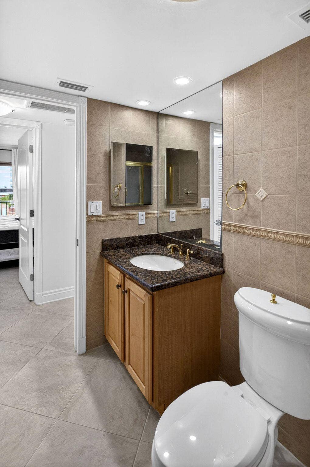 405 N OCEAN Boulevard, #507, Pompano Beach, FL 33062 32-web-or-mls-IMG_7382_1