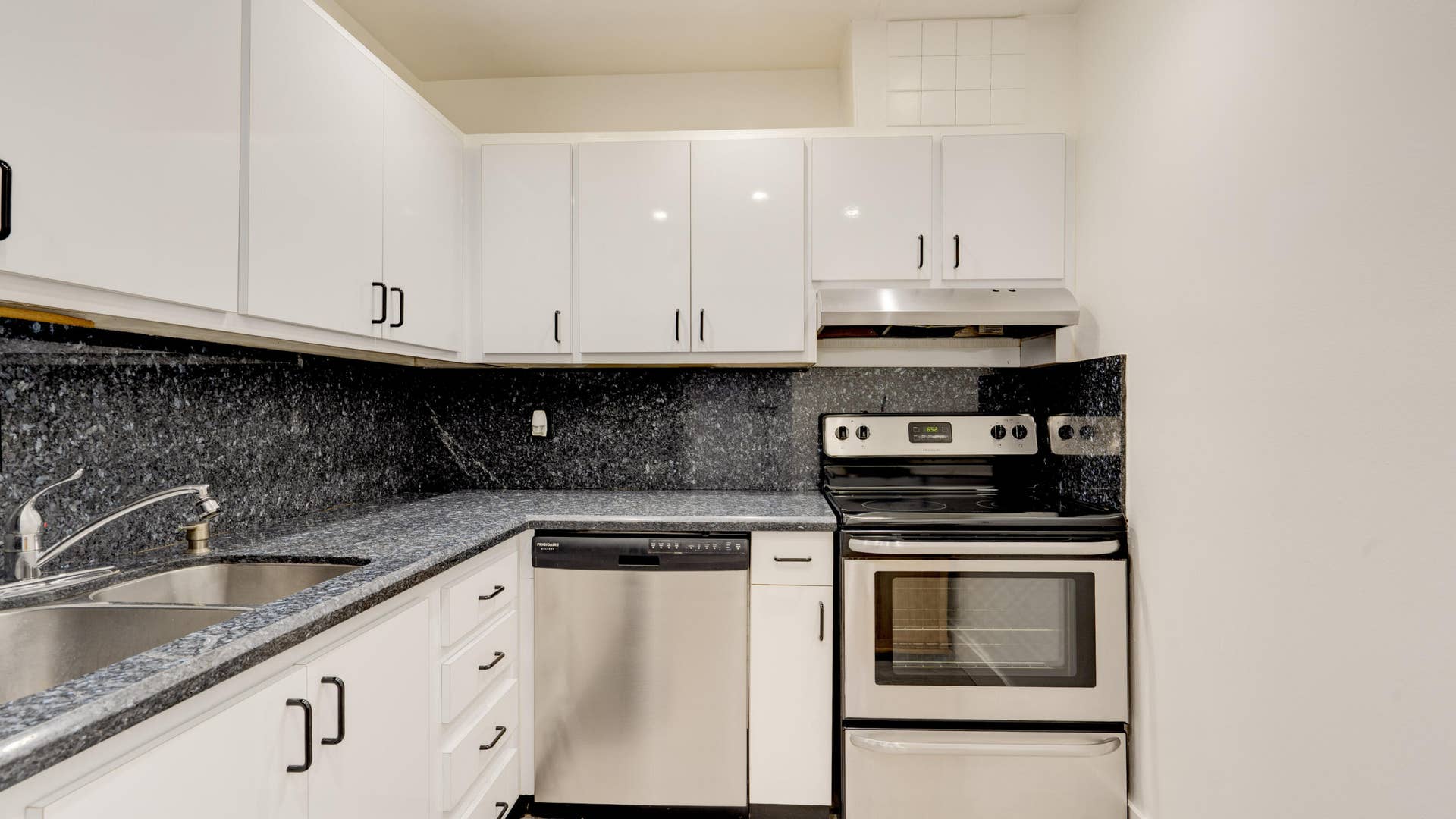 6207 BAY CLUB Drive, #1, Fort Lauderdale, FL 33308 6207_bay_club_dr_1_ft_Lauderdale_33308-4