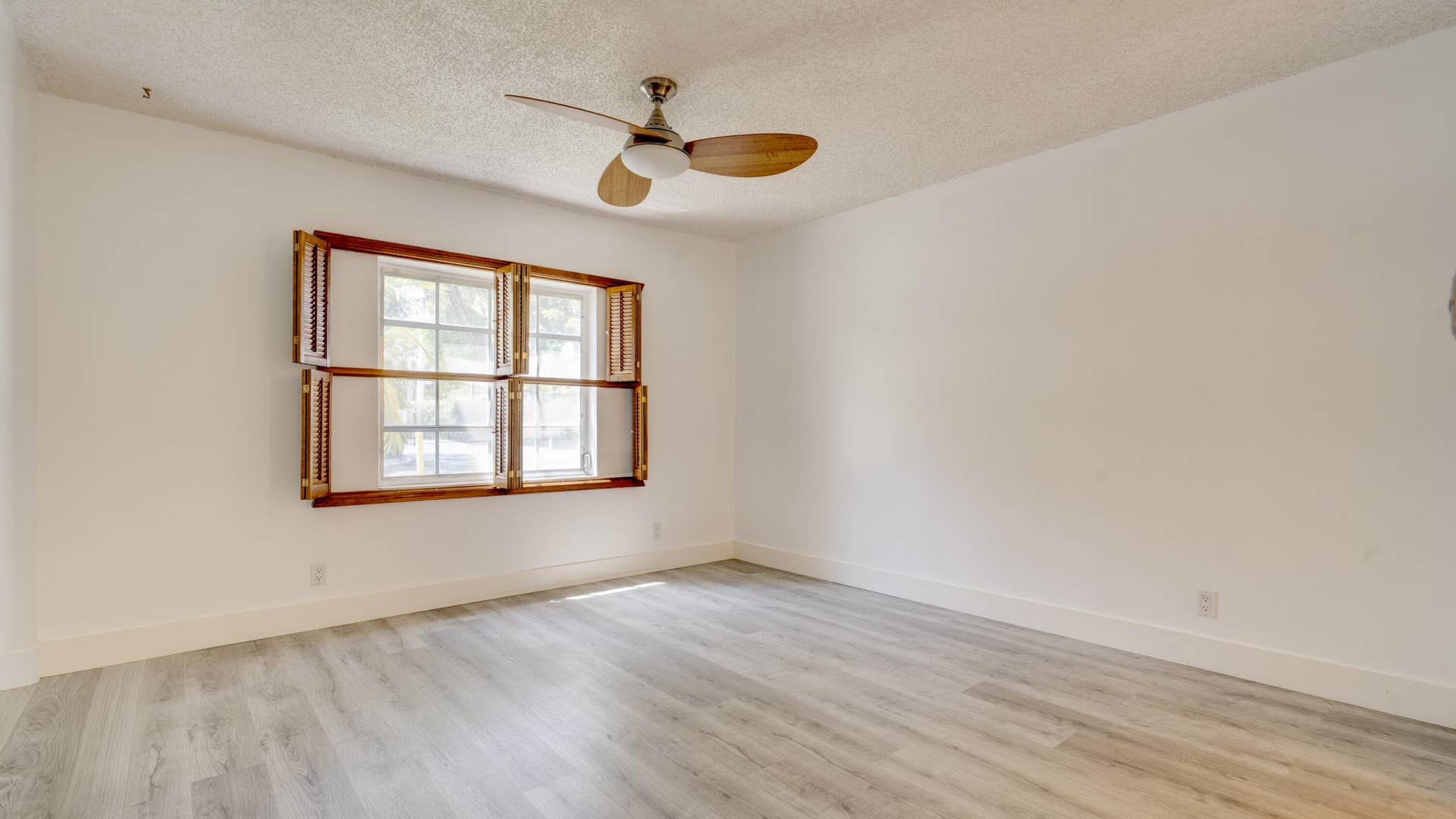 6207 BAY CLUB Drive, #1, Fort Lauderdale, FL 33308 6207_bay_club_dr_1_ft_Lauderdale_33308-5