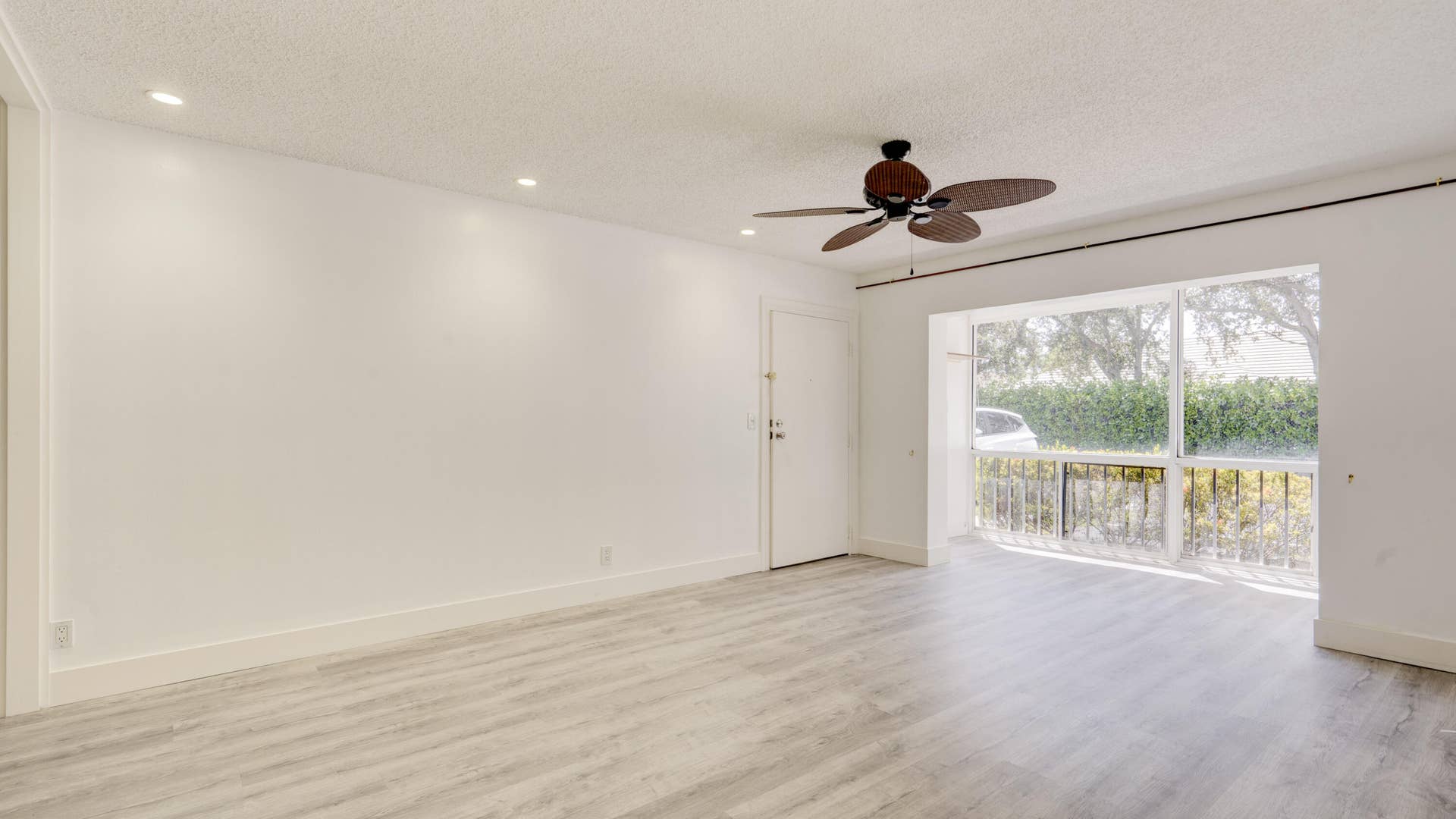 6207 BAY CLUB Drive, #1, Fort Lauderdale, FL 33308 6207_bay_club_dr_1_ft_Lauderdale_33308-3