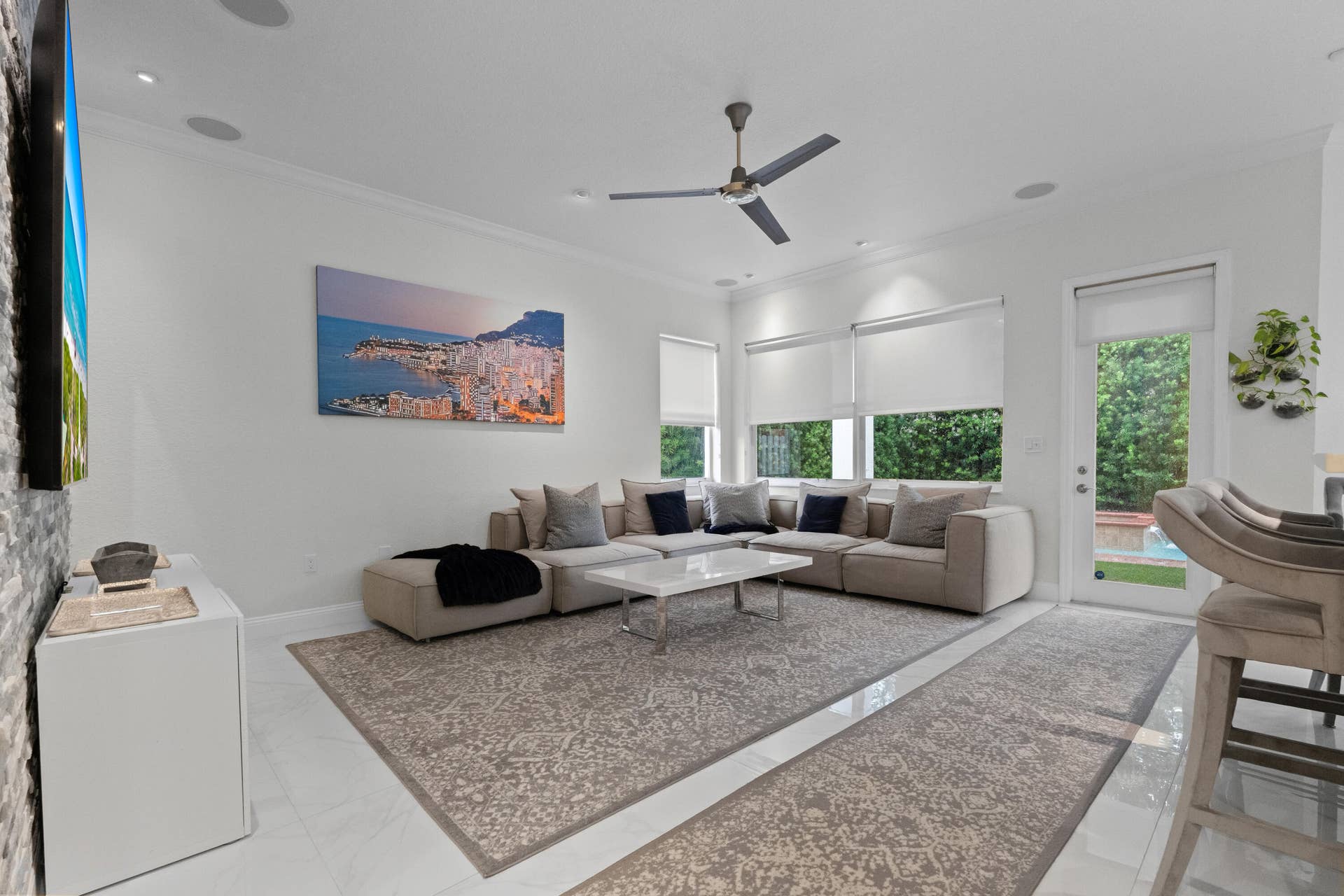 7372 NW 18TH Court, Pembroke Pines, FL 33024 Living room