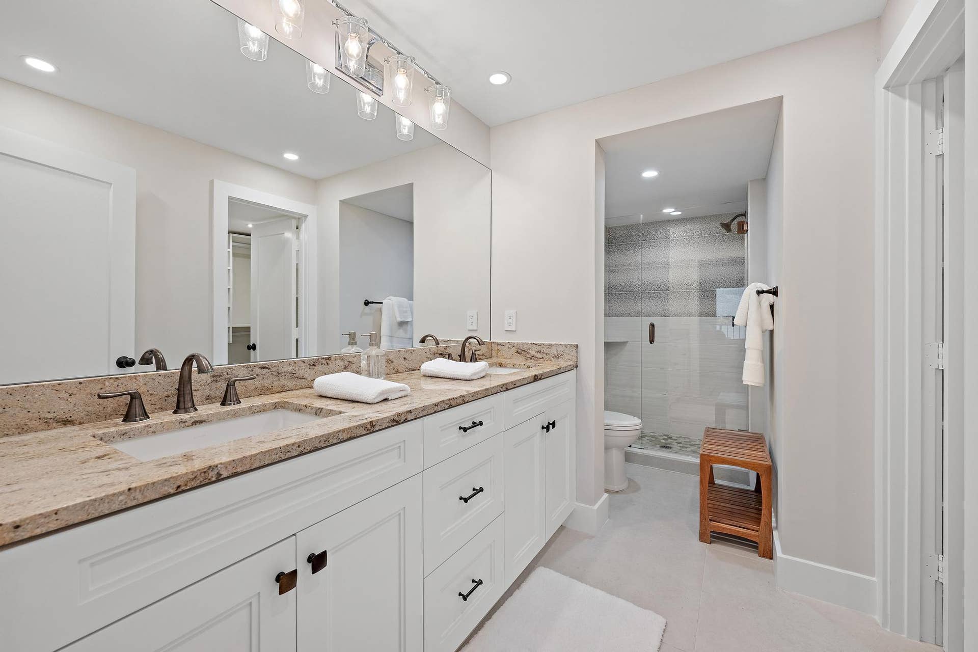 134 LAKESHORE Drive, #316, North Palm Beach, FL 33408 Primary Bath
