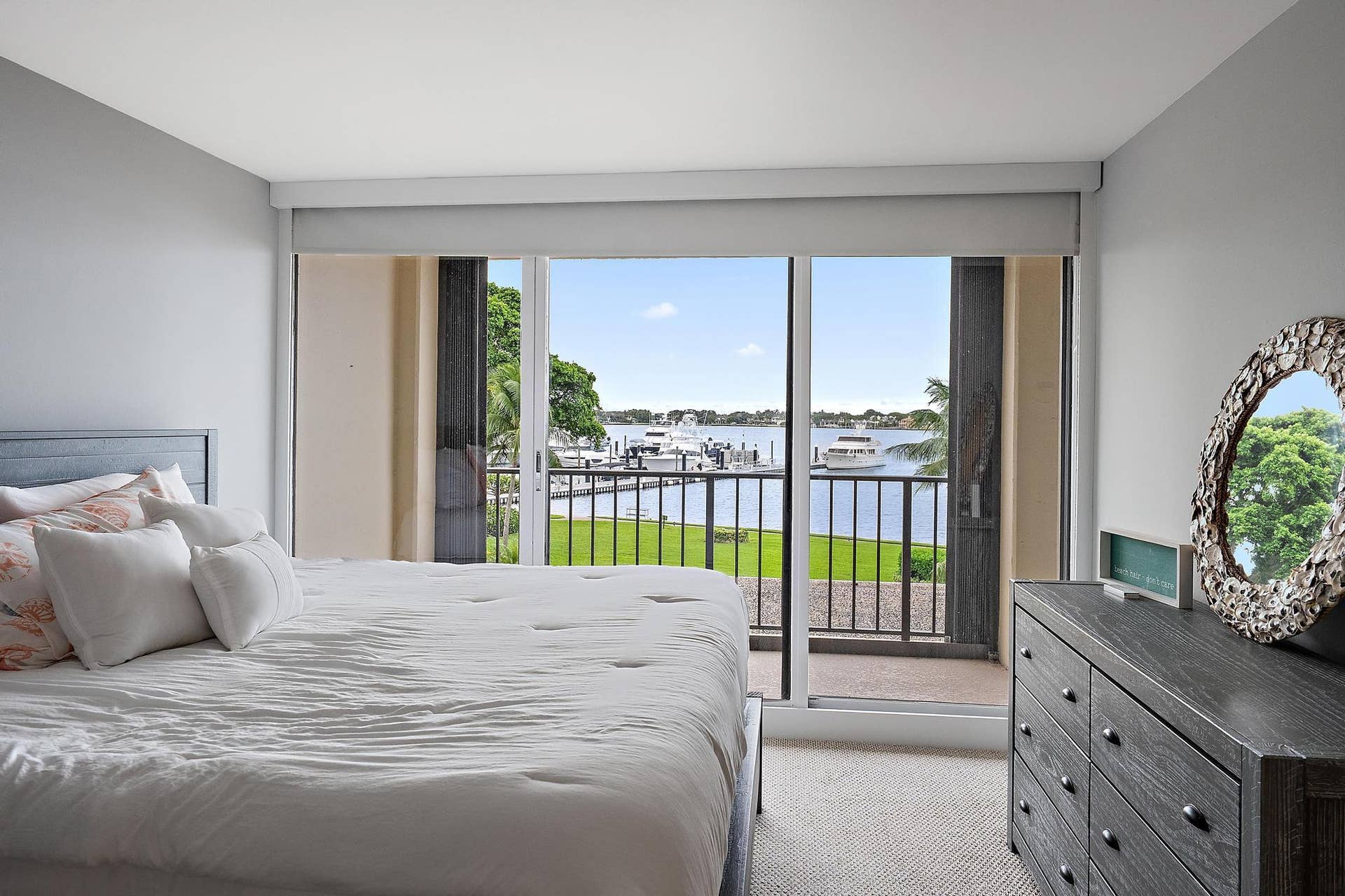 134 LAKESHORE Drive, #316, North Palm Beach, FL 33408 Guest Suite
