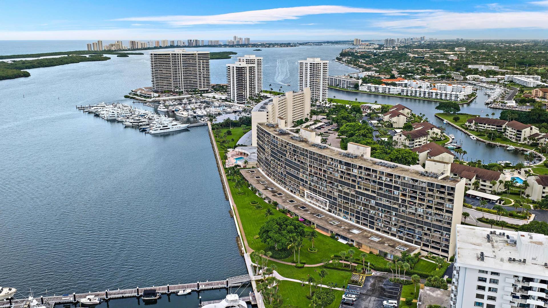 134 LAKESHORE Drive, #316, North Palm Beach, FL 33408 Aerial View