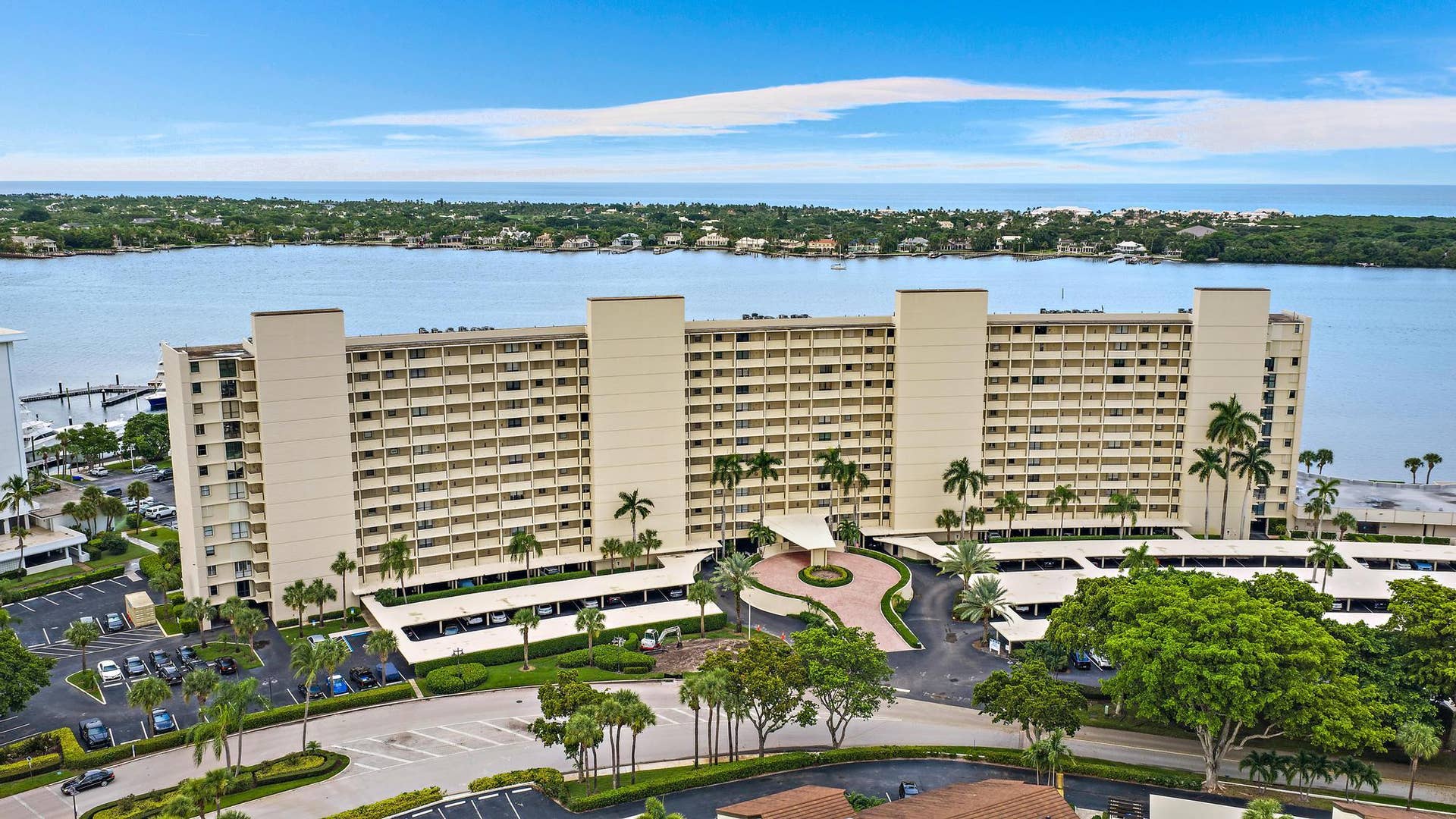 134 LAKESHORE Drive, #316, North Palm Beach, FL 33408 Aerial View