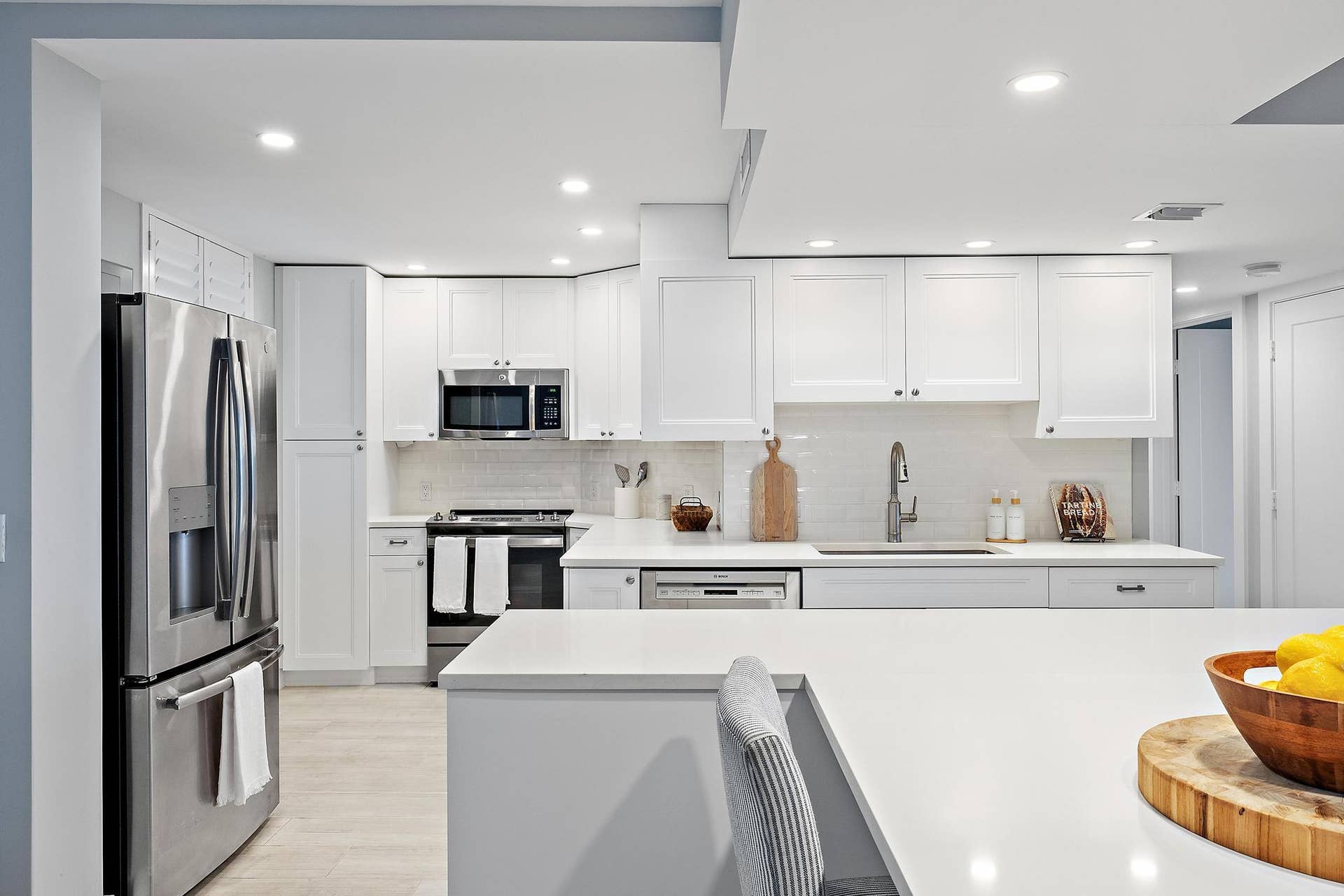 134 LAKESHORE Drive, #316, North Palm Beach, FL 33408 Kitchen & Dining