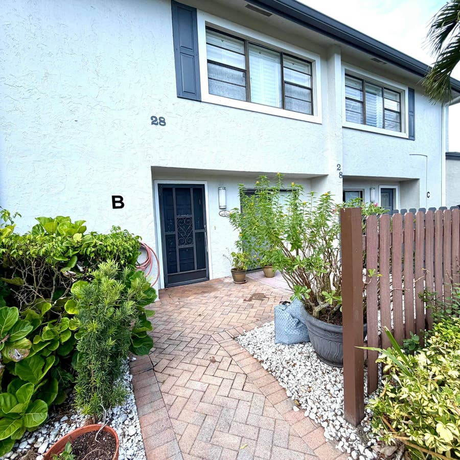 Property photo for 28 SOUTHPORT Lane, #B, Boynton Beach, FL