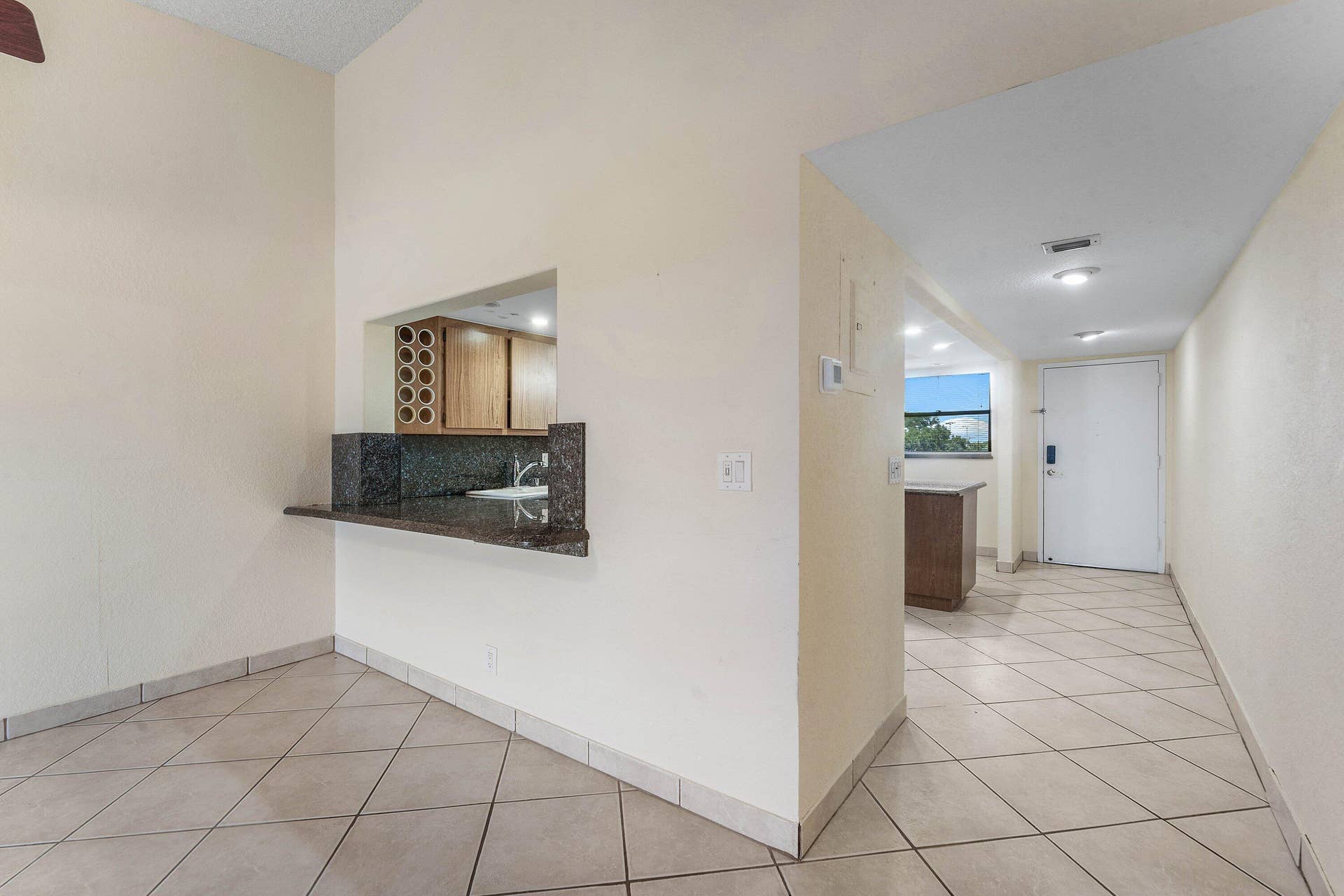 1030 Us Highway 1, #413, North Palm Beach, FL 33408 Kitchen Seating