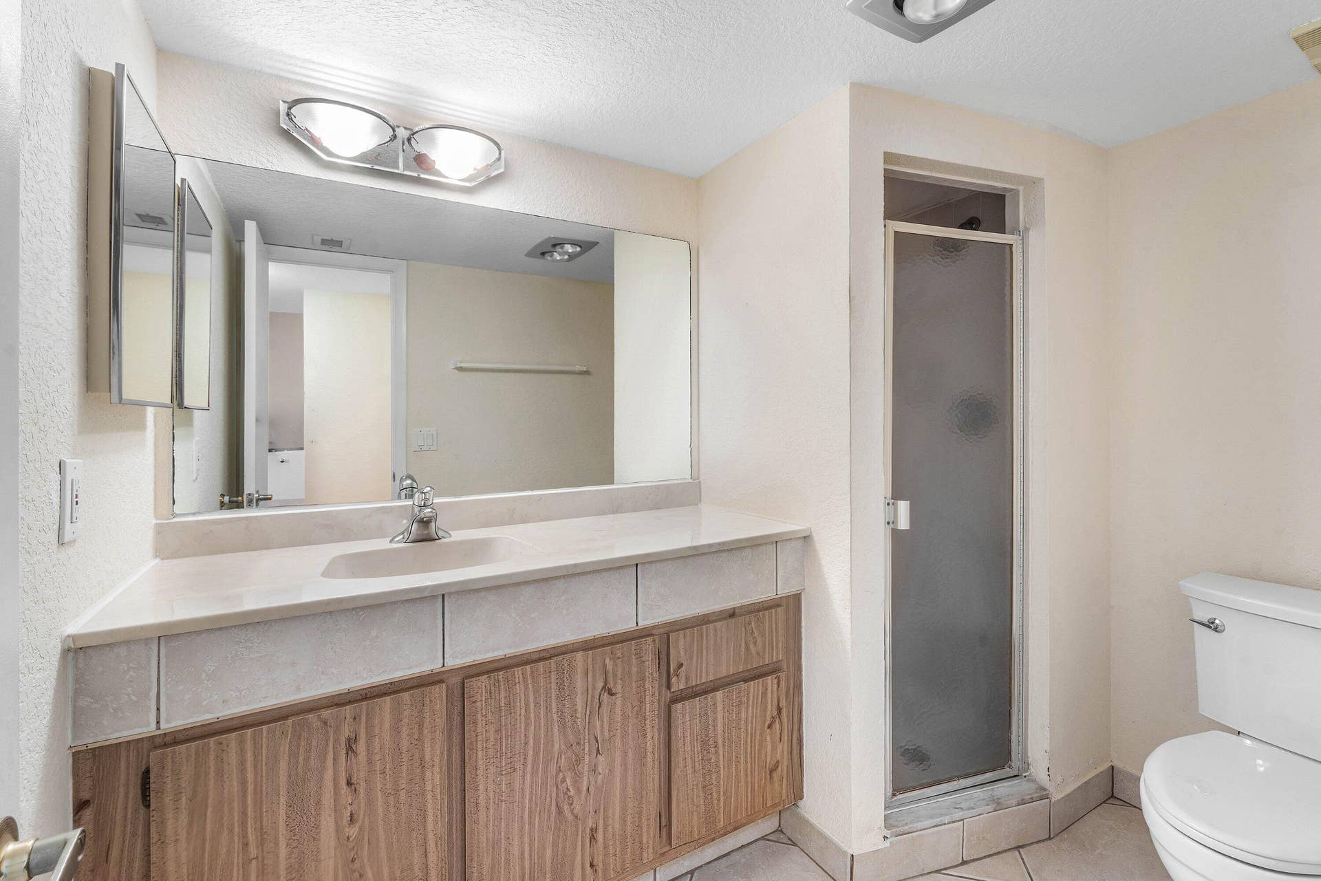 1030 Us Highway 1, #413, North Palm Beach, FL 33408 Second Bathroom