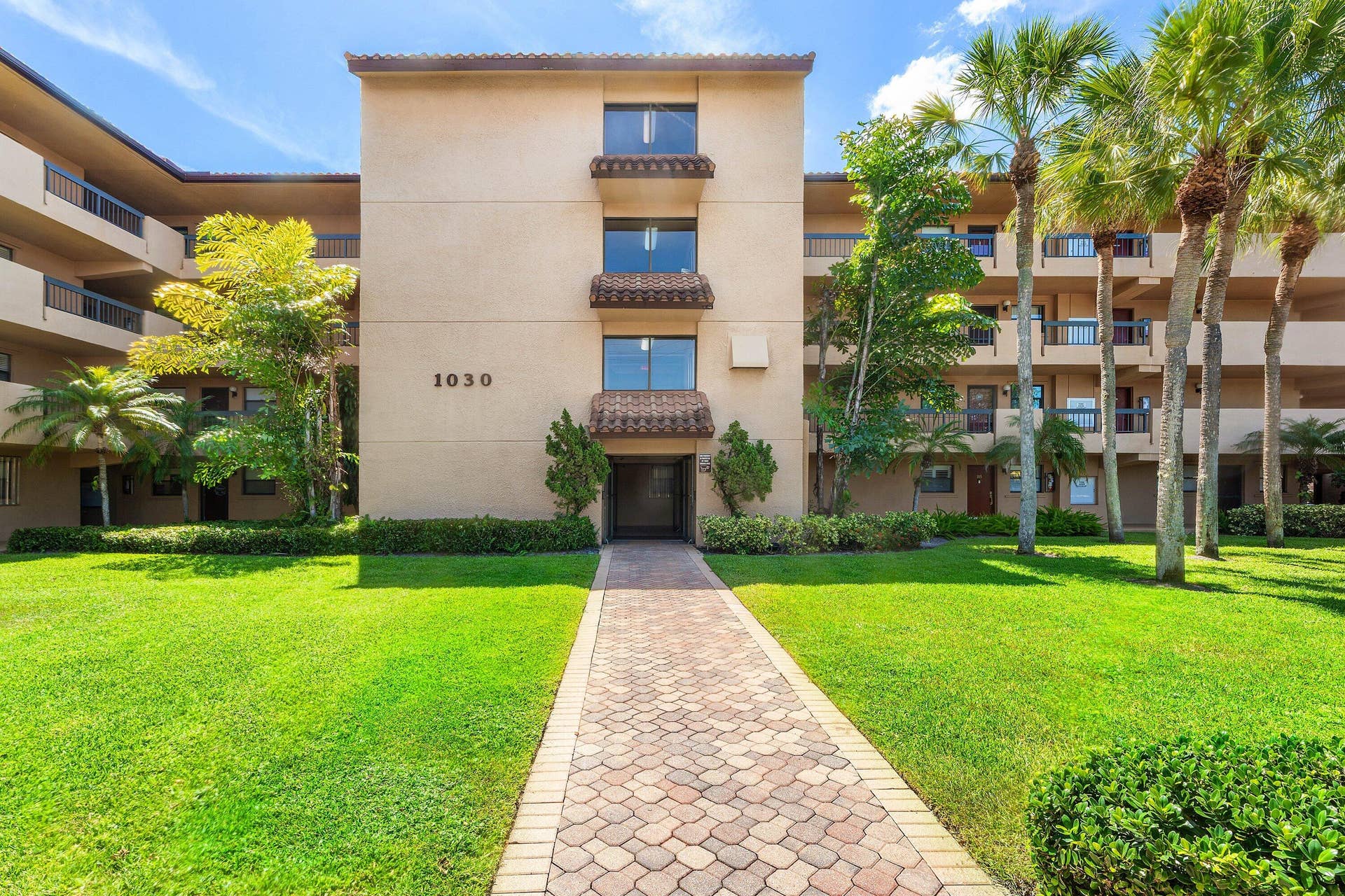 1030 Us Highway 1, #413, North Palm Beach, FL 33408 Exterior Front 2