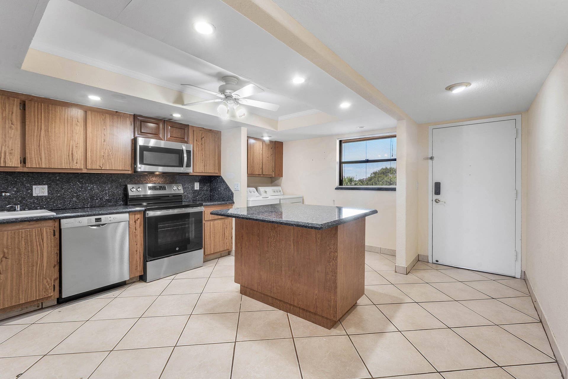 1030 Us Highway 1, #413, North Palm Beach, FL 33408 Entry