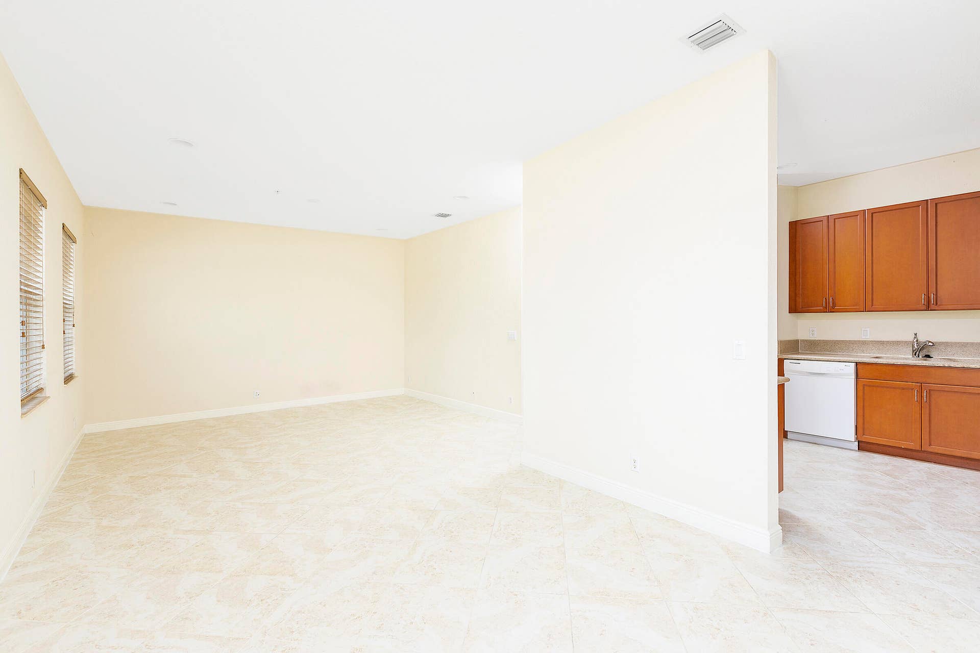 6807 LAKESIDE Circle N, #102-1, Davie, FL 33314 12_U2_LivingLayout1