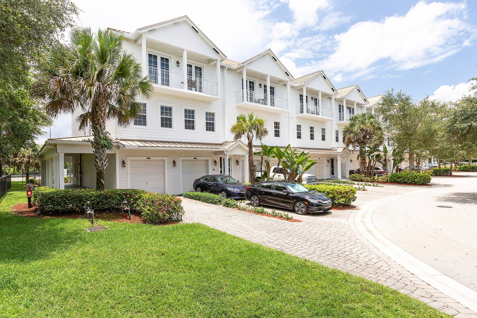 6807 LAKESIDE Circle N, #102-1, Davie, FL 33314 08_BuildingBackExterior1