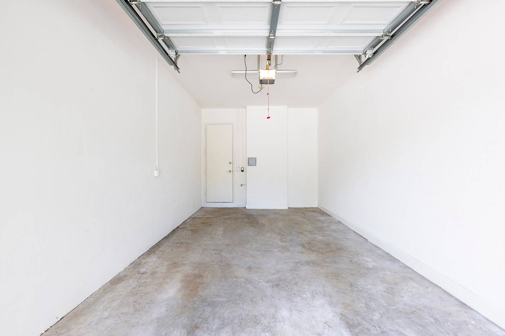 6807 LAKESIDE Circle N, #102-1, Davie, FL 33314 32_U2_Garage