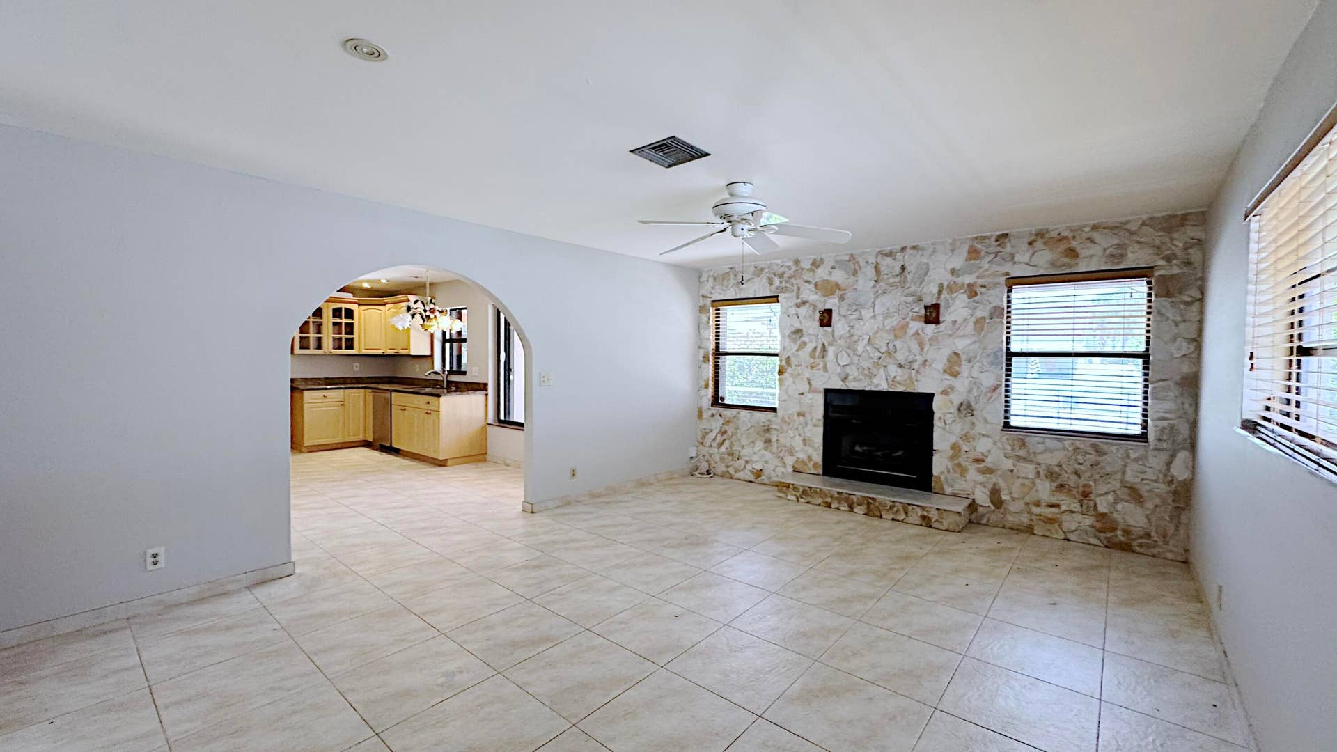 309 SE 4TH Street, Dania Beach, FL 33004 IMG_3672